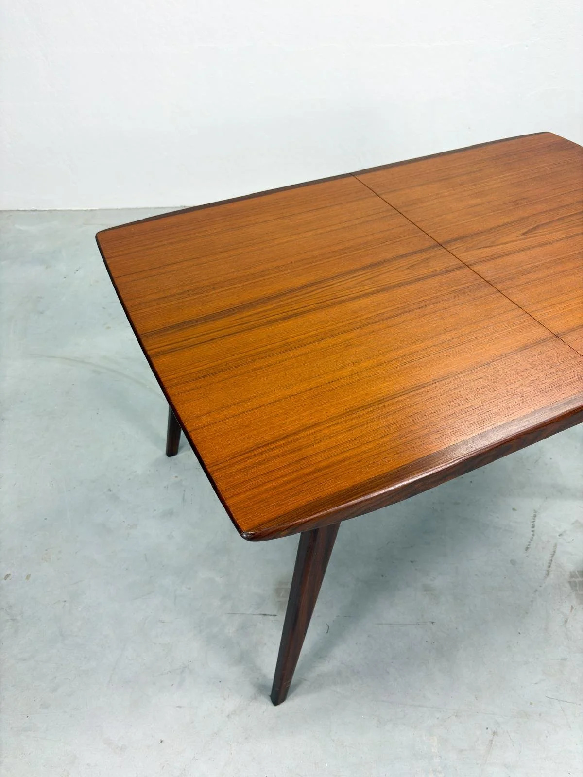 Vintage Milaan Eettafel van Louis van Teeffelen voor Wébé (6).jpeg