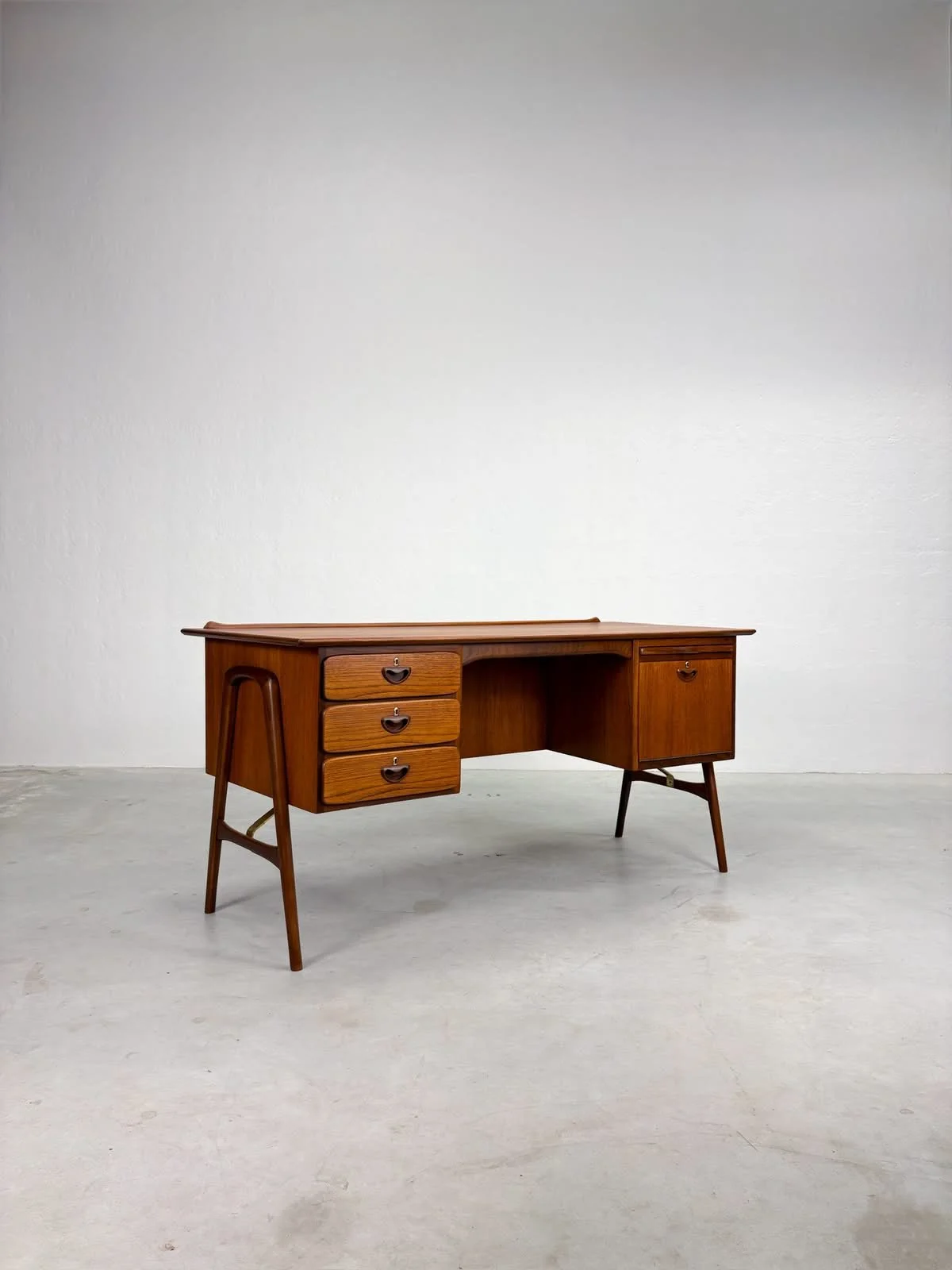 Boomerang Bureau van Louis van Teeffelen voor Wébé (12).jpeg