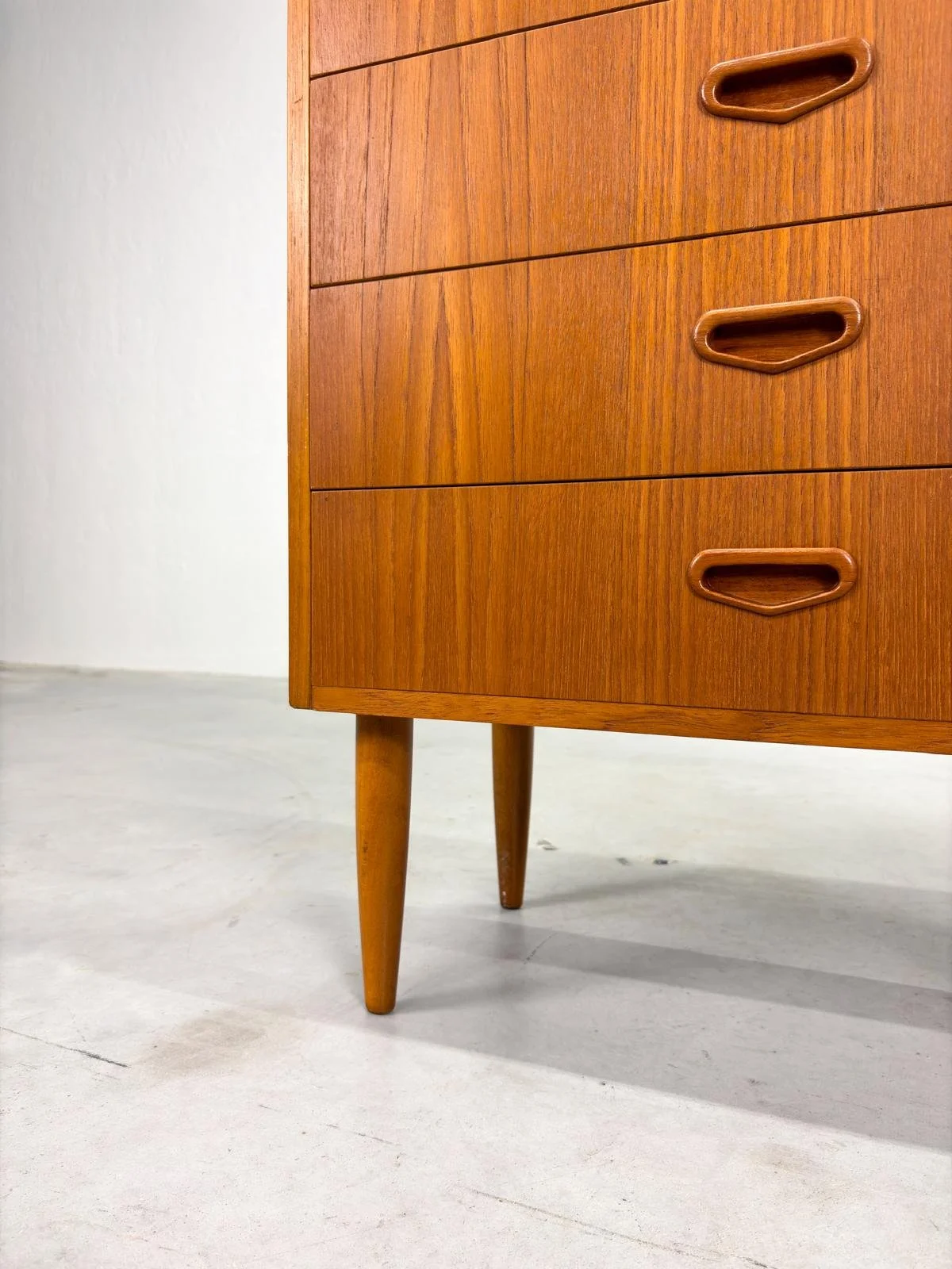 Lage Mid-century Ladekast van Musteringg (4).jpeg