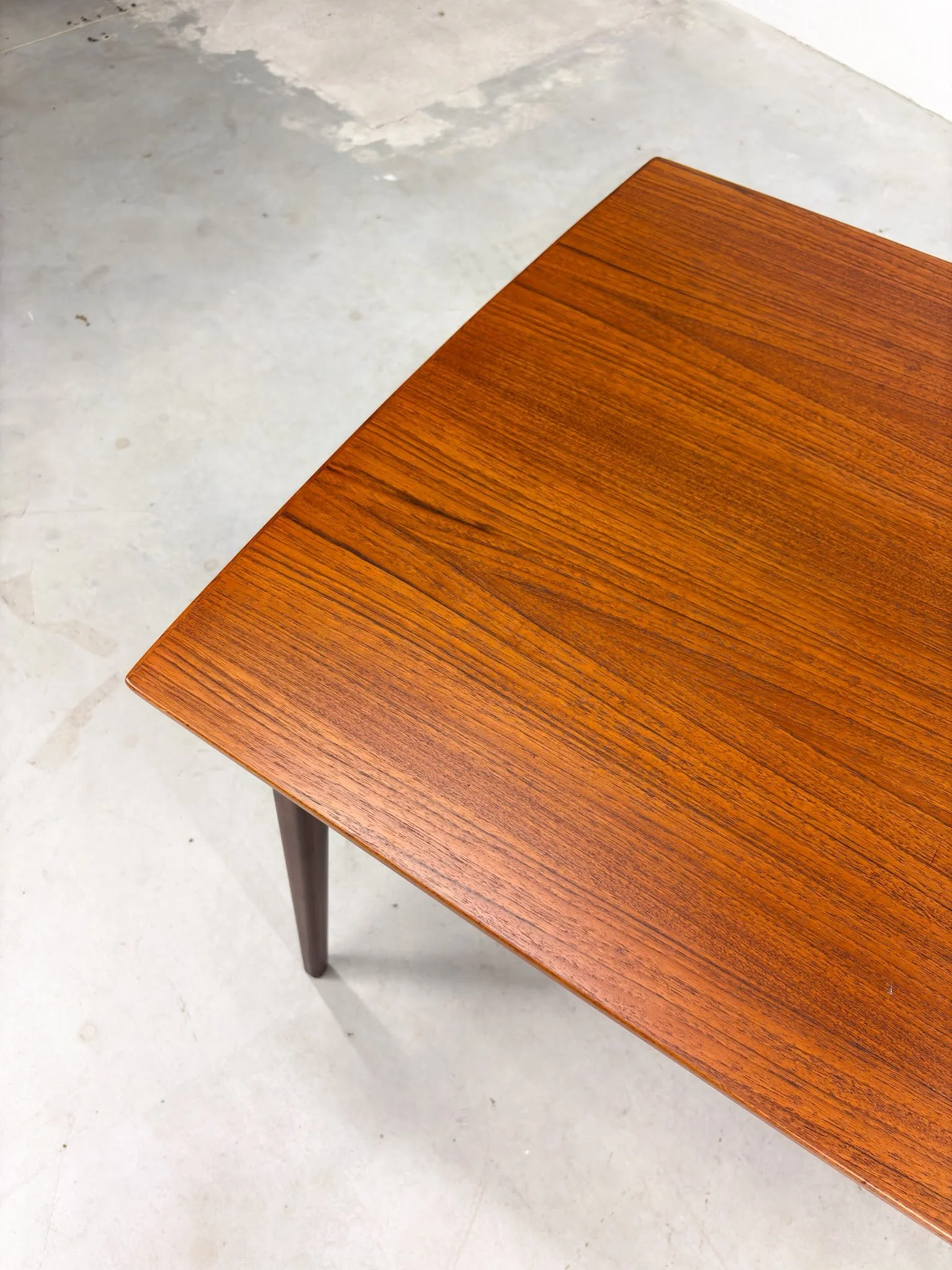 Uitschuifbare Mid-century Eettafel van AwA (9).jpeg