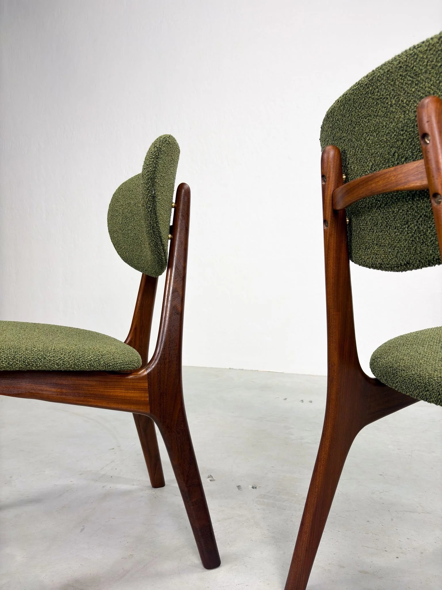 Set Eetkamerstoelen van Louis van Teeffelen voor AwA (19).jpeg