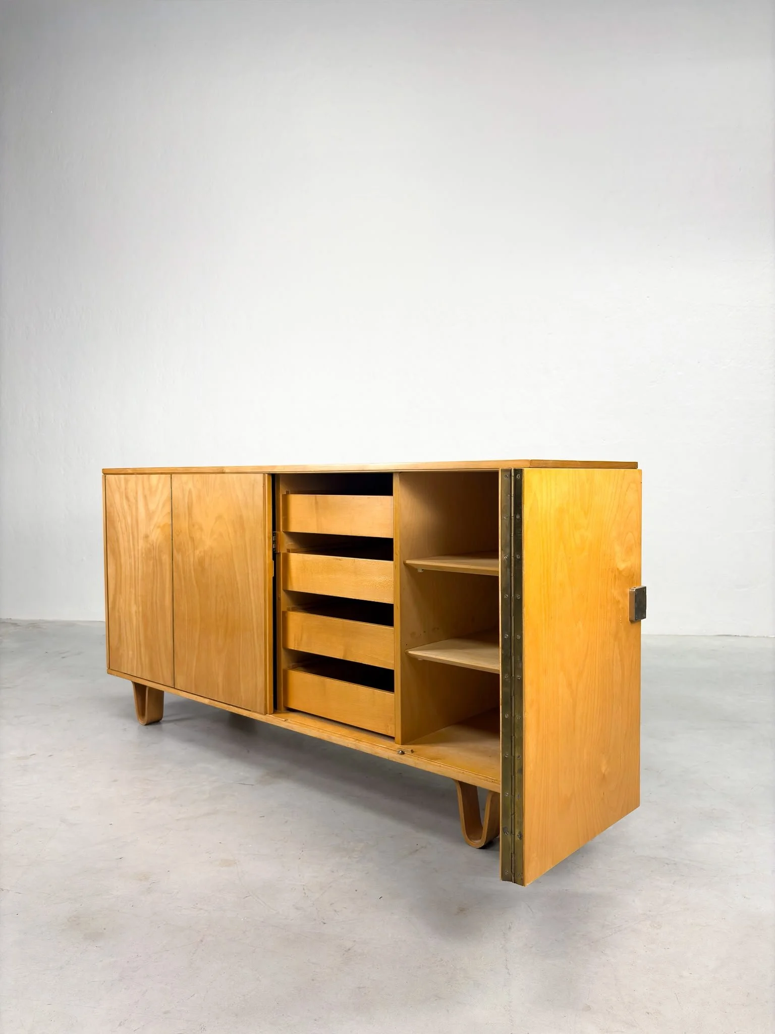 'DB02' Dressoir van Cees Braakman voor Pastoe (1).jpeg