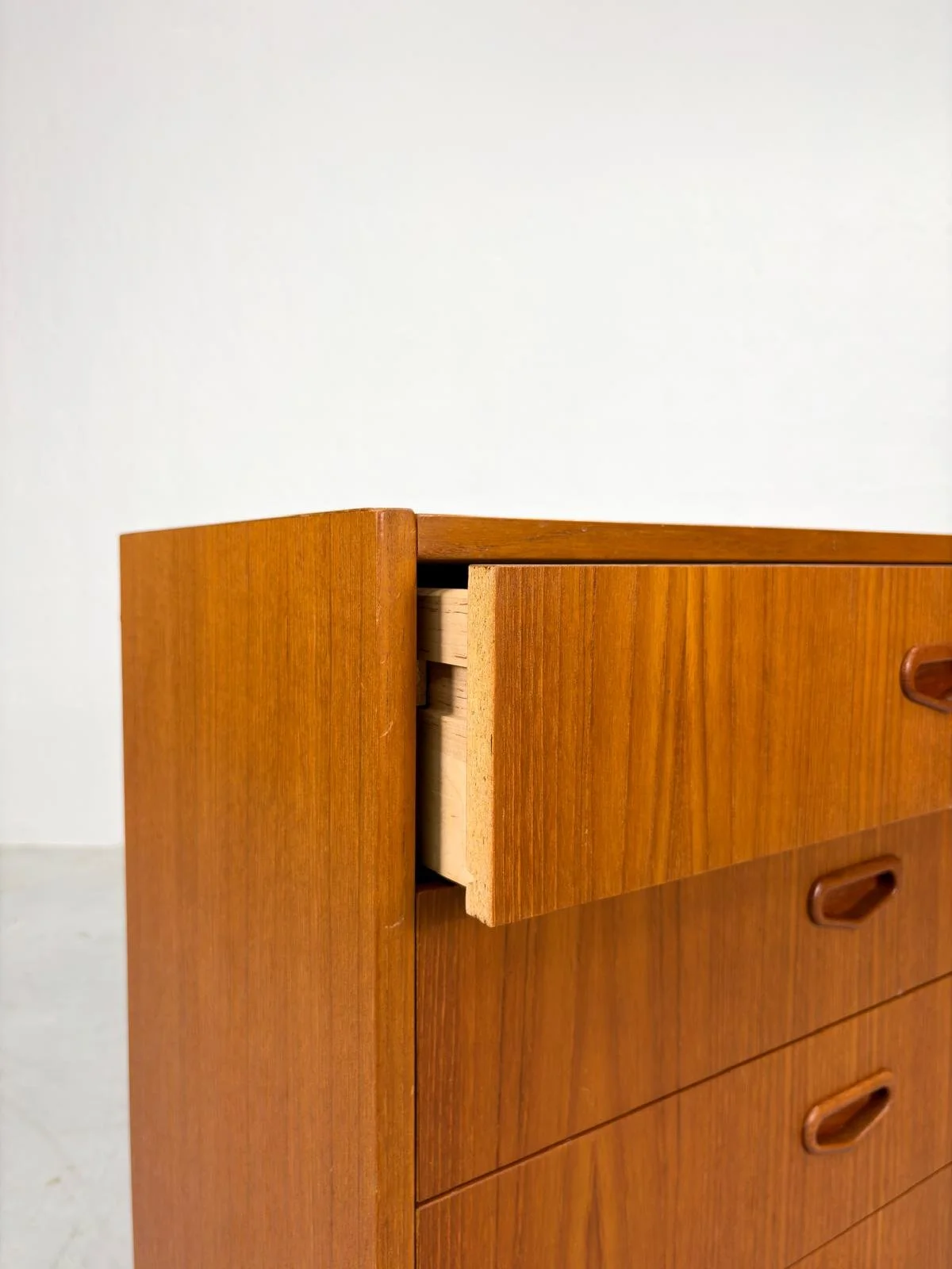 Lage Mid-century Ladekast van Musteringg (17).jpeg
