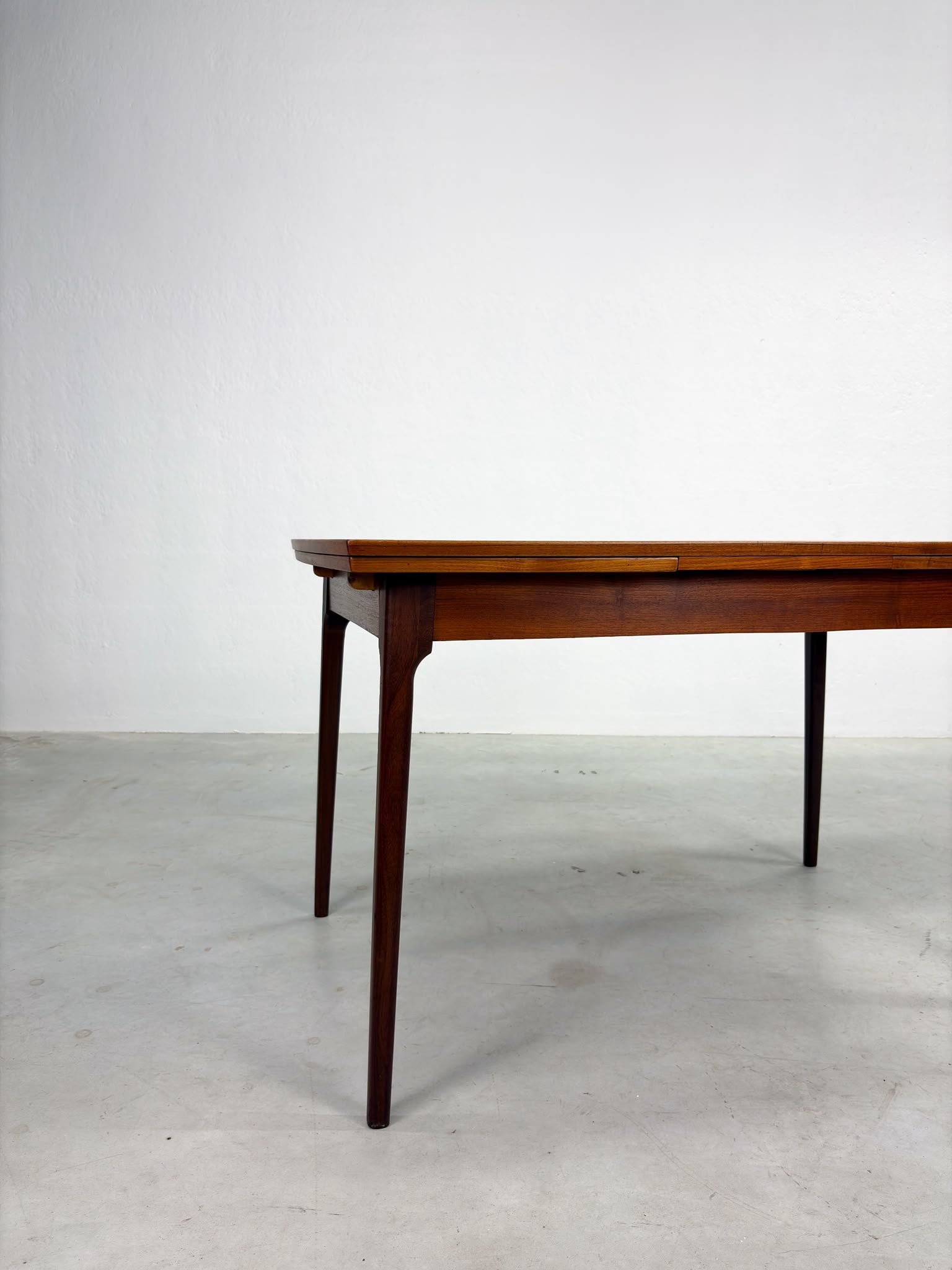 Uitschuifbare Mid-century Eettafel van AwA (5).jpeg