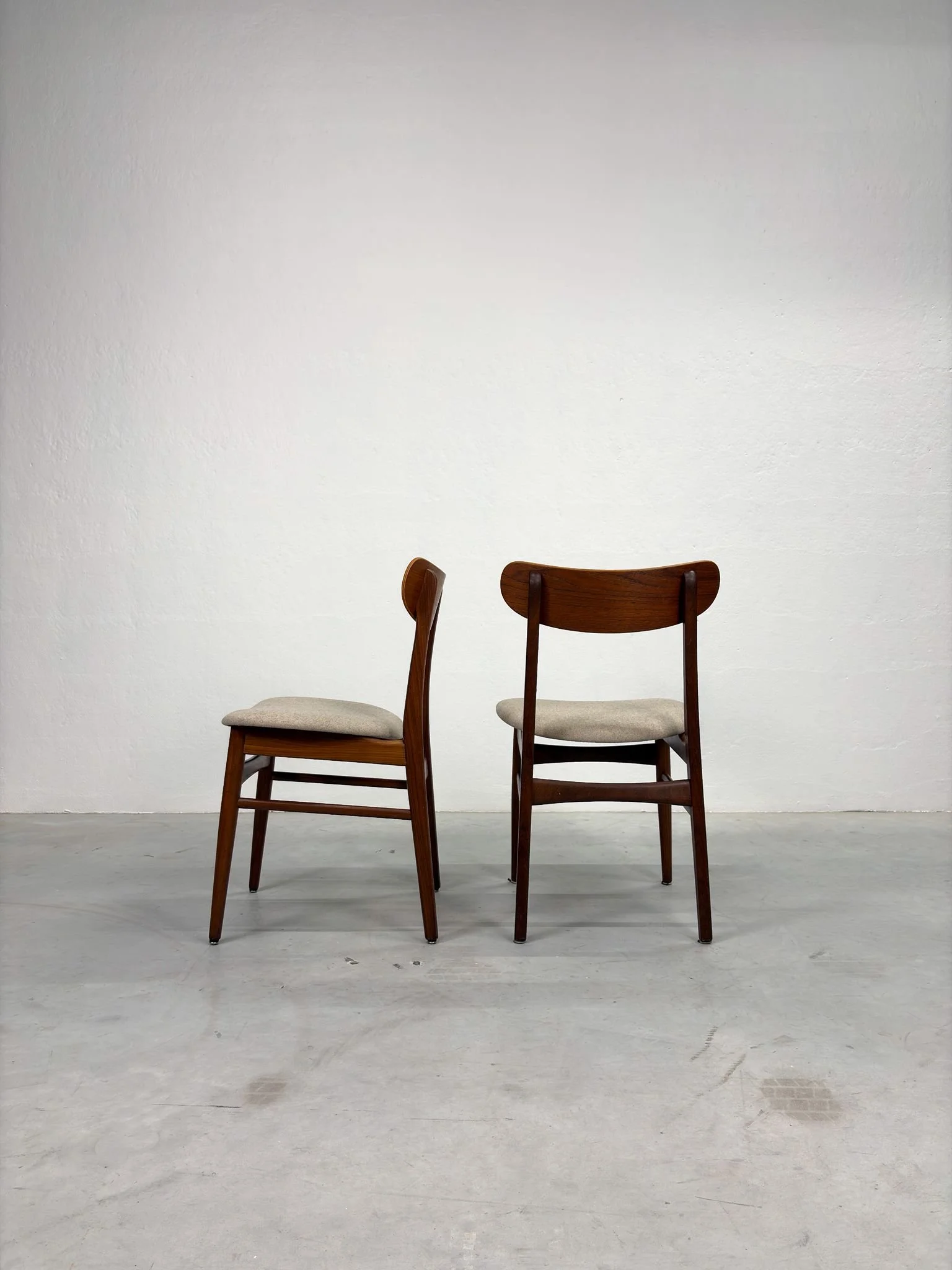 Set Mid-Century Eetkamerstoelen van Farstrup (20).jpeg