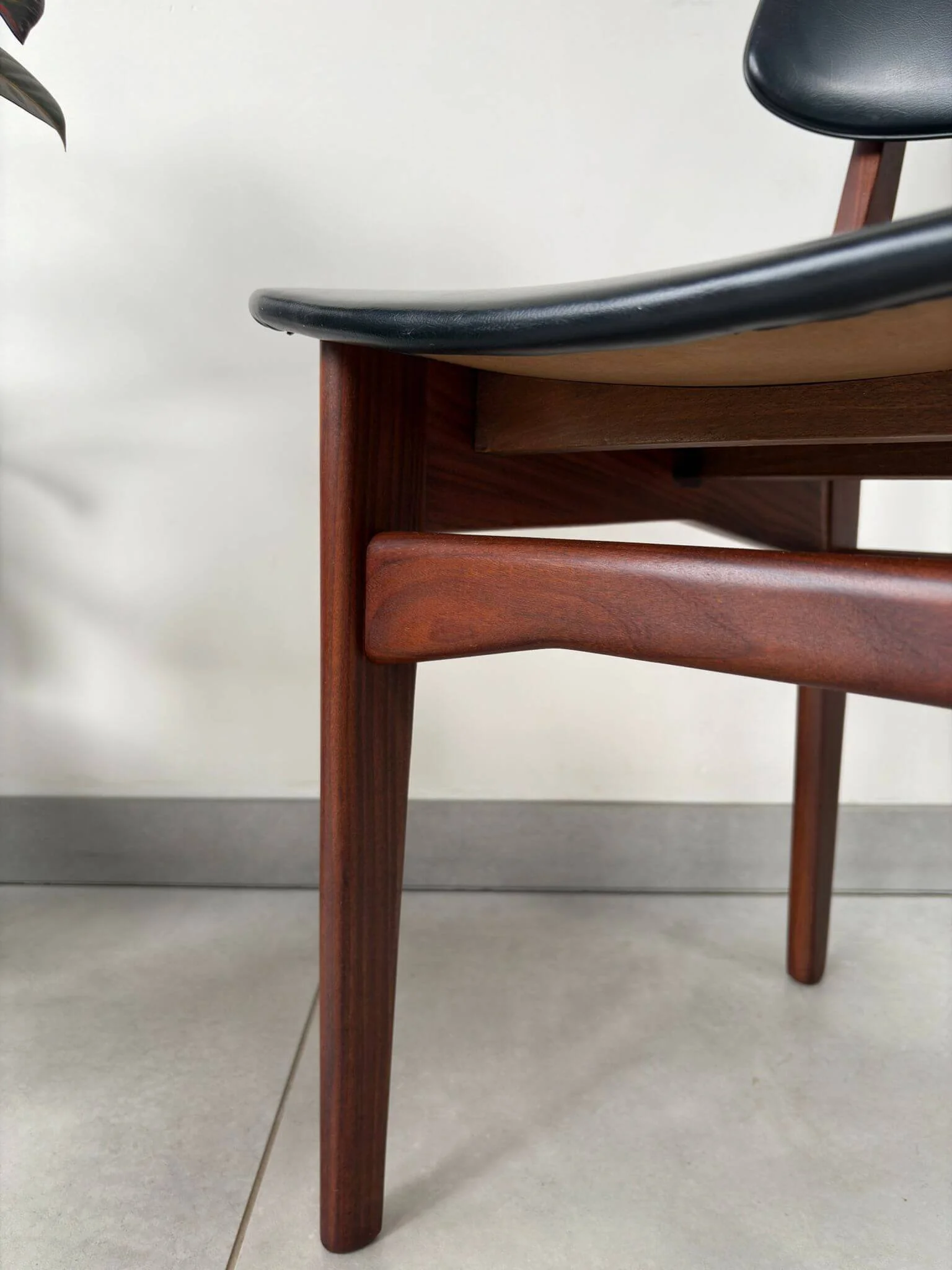 Set Vintage Eetkamerstoelen Mahjongg Vlaardingen (12).jpg