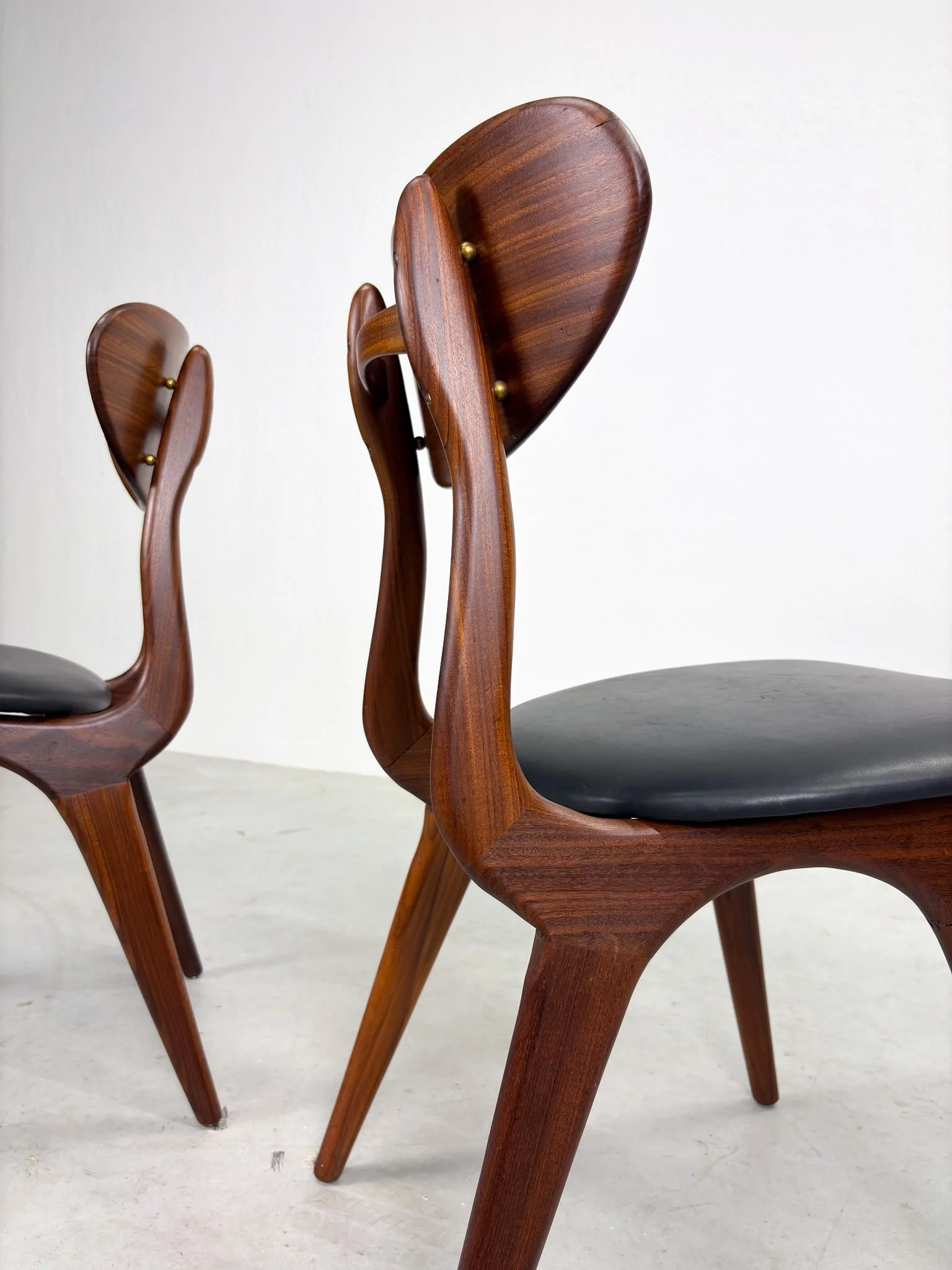 Set 'Snavel' Eetkamerstoelen van Louis van Teeffelen (2).jpeg