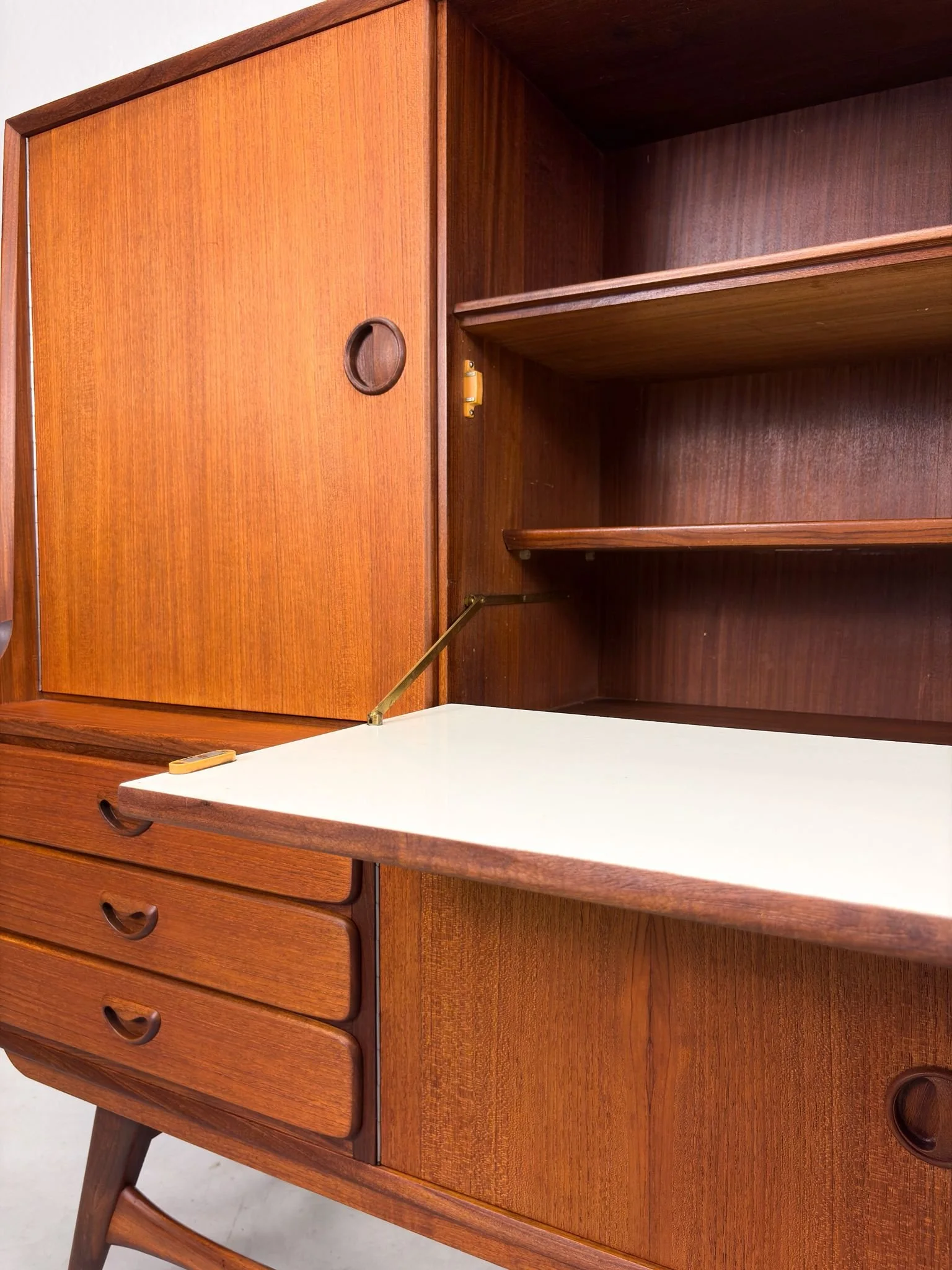 Dressoir van Louis van Teeffelen voor Wébé (15).jpeg