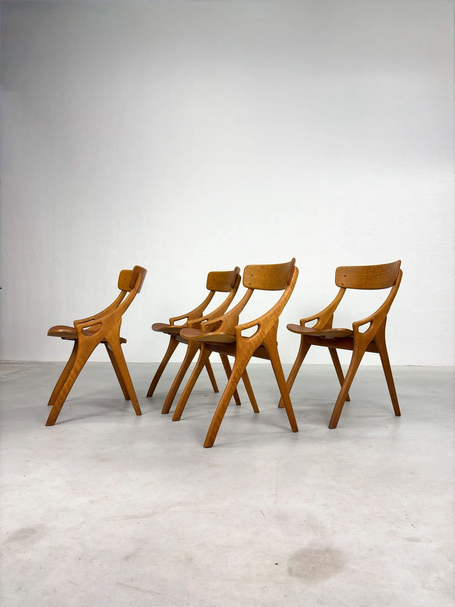 Set Eiken Eetkamerstoelen van Arne Hovmand Olsen (12).jpeg