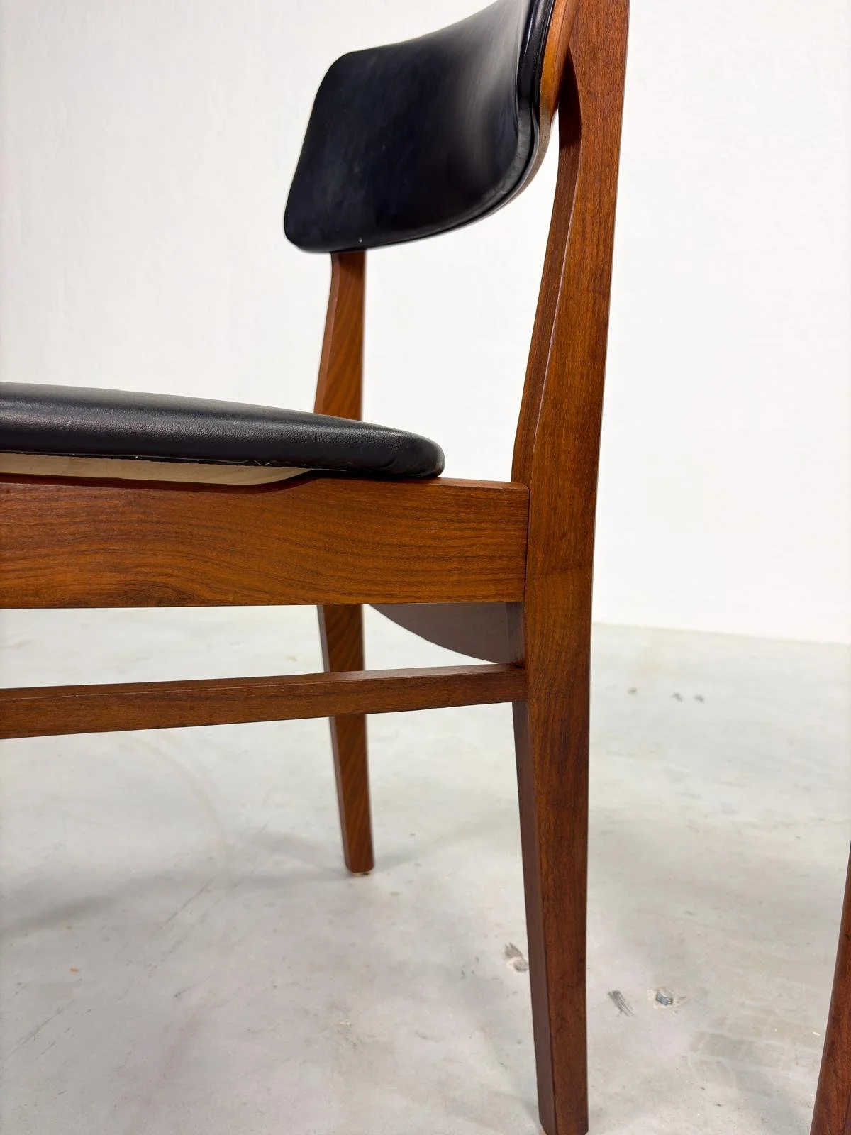 Set Eetkamerstoelen van Mahjongg Vlaardingen (8).jpeg