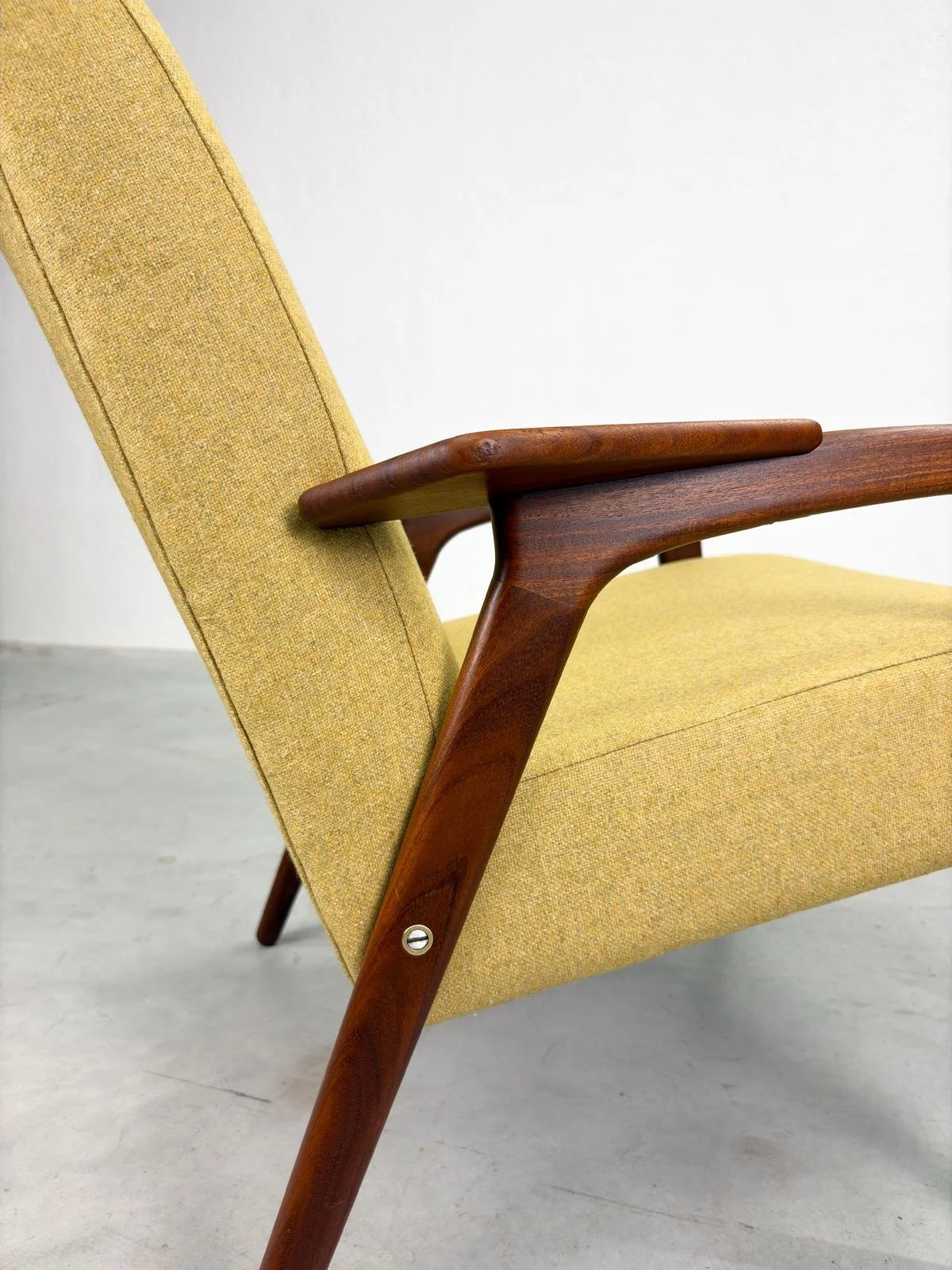 Pastoe 'Ruster' Fauteuil van Yngve Ekström Laag (2).jpeg