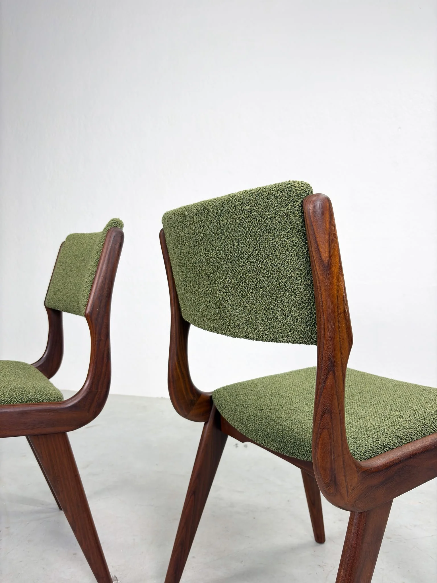 Set Vintage Eetkamerstoelen van Teakhout (2).jpeg