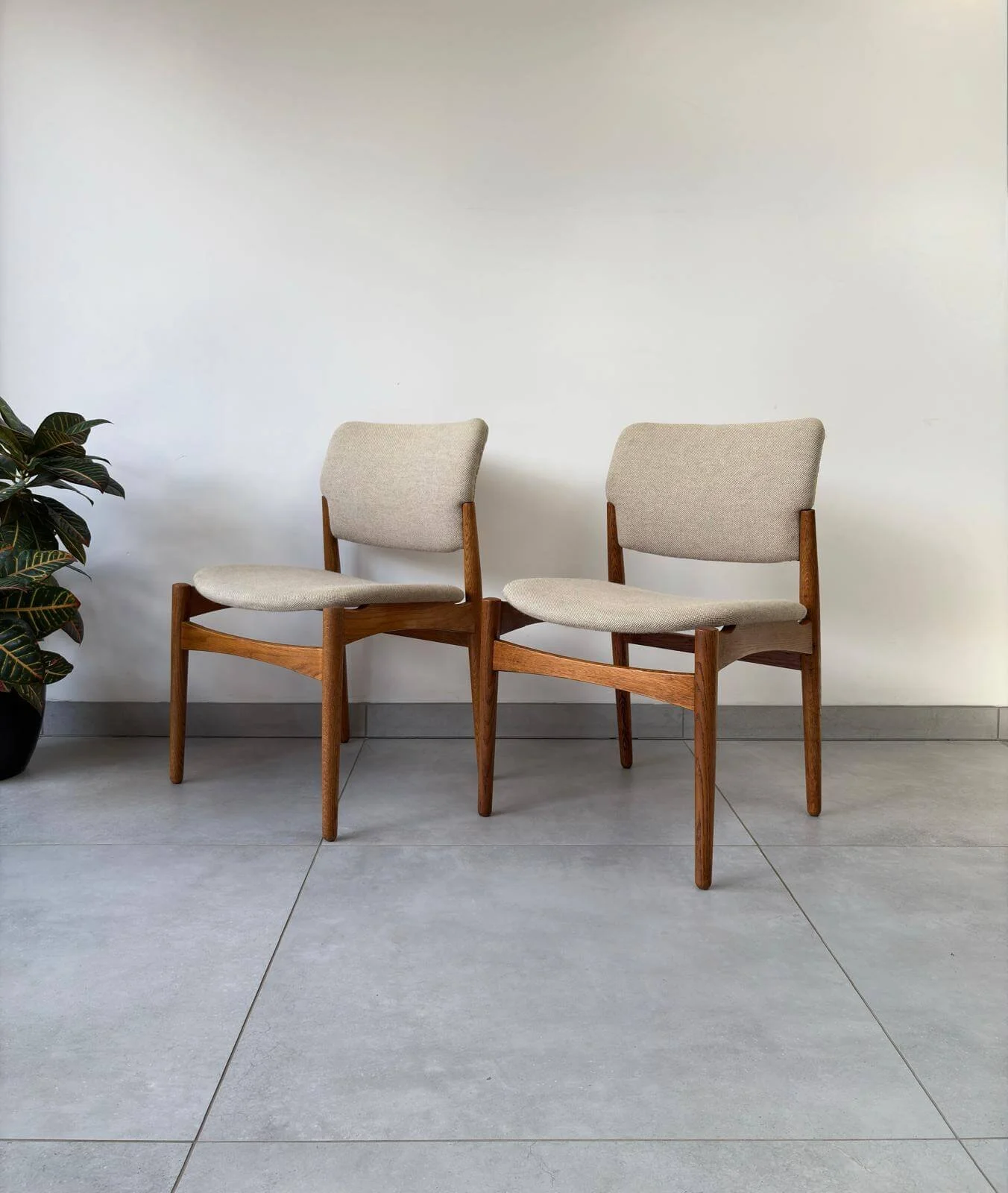 Set Vintage Deense Eetkamerstoelen Fritz Hansen (9).jpg