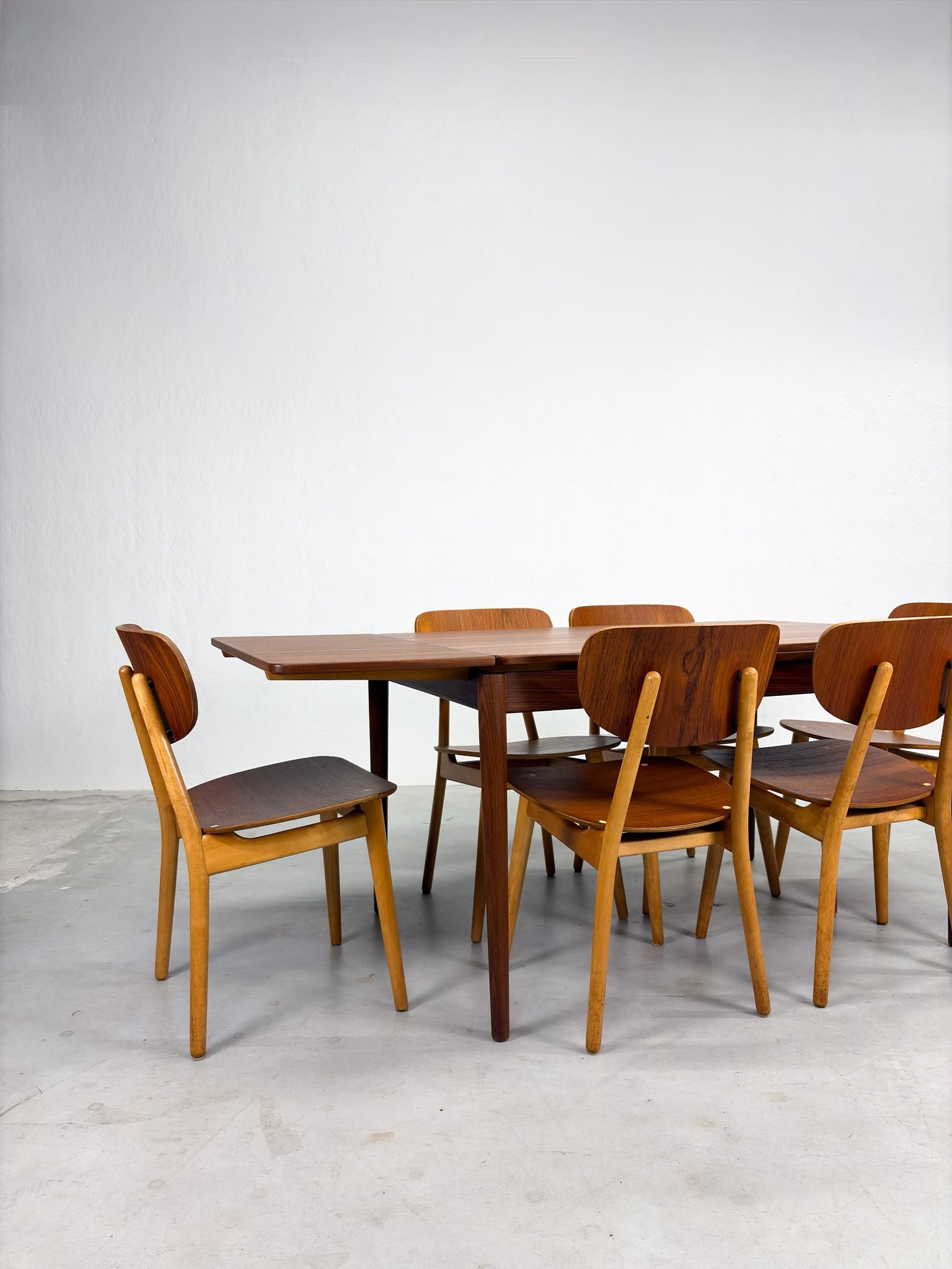 'TT23' Eetkamertafel van Cees Braakman voor Pastoe (6).jpeg