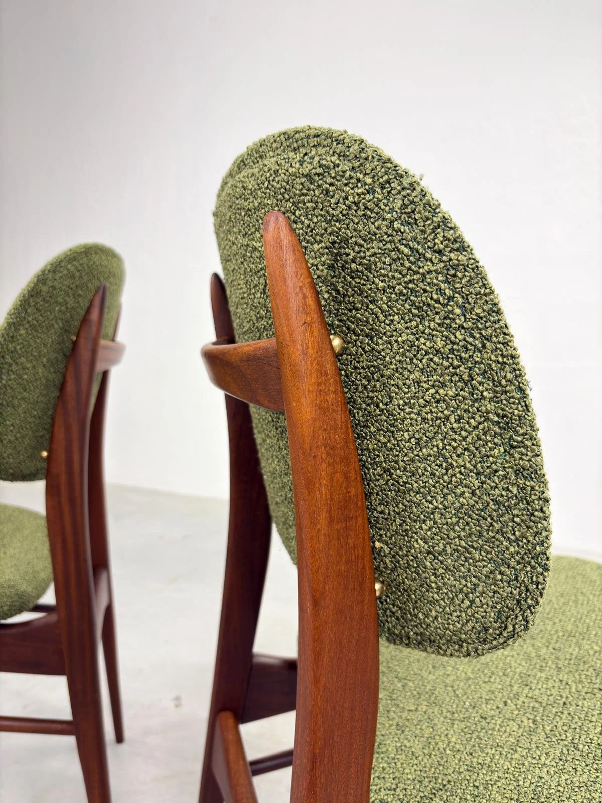 Set 'Milaan' Eetkamerstoelen van Louis van Teeffelen (11).jpeg