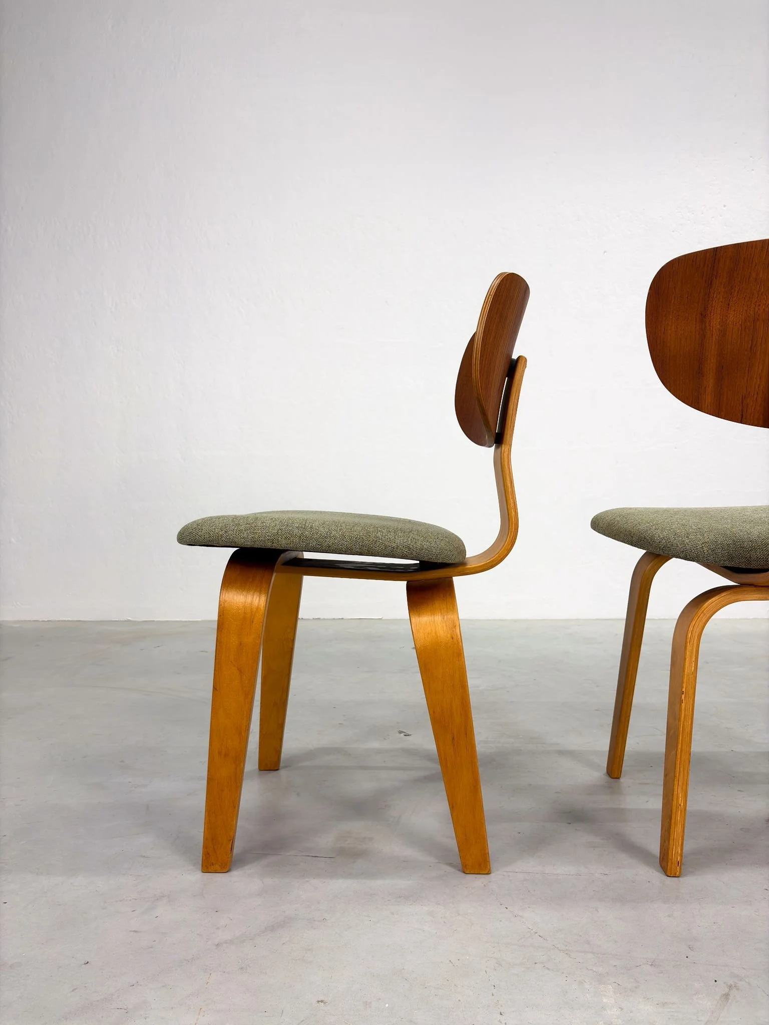 Set 'SB02' Eetkamerstoelen van Cees Braakman voor Pastoe (14).jpeg