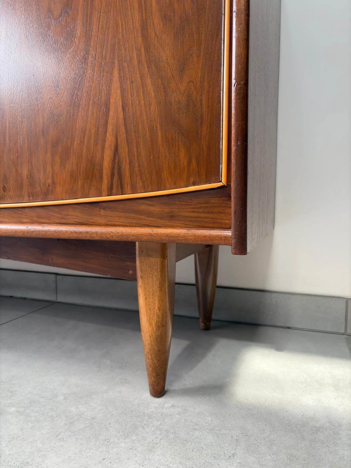 Uniek Vintage Mid-century Dressoir van Teak (12).jpg