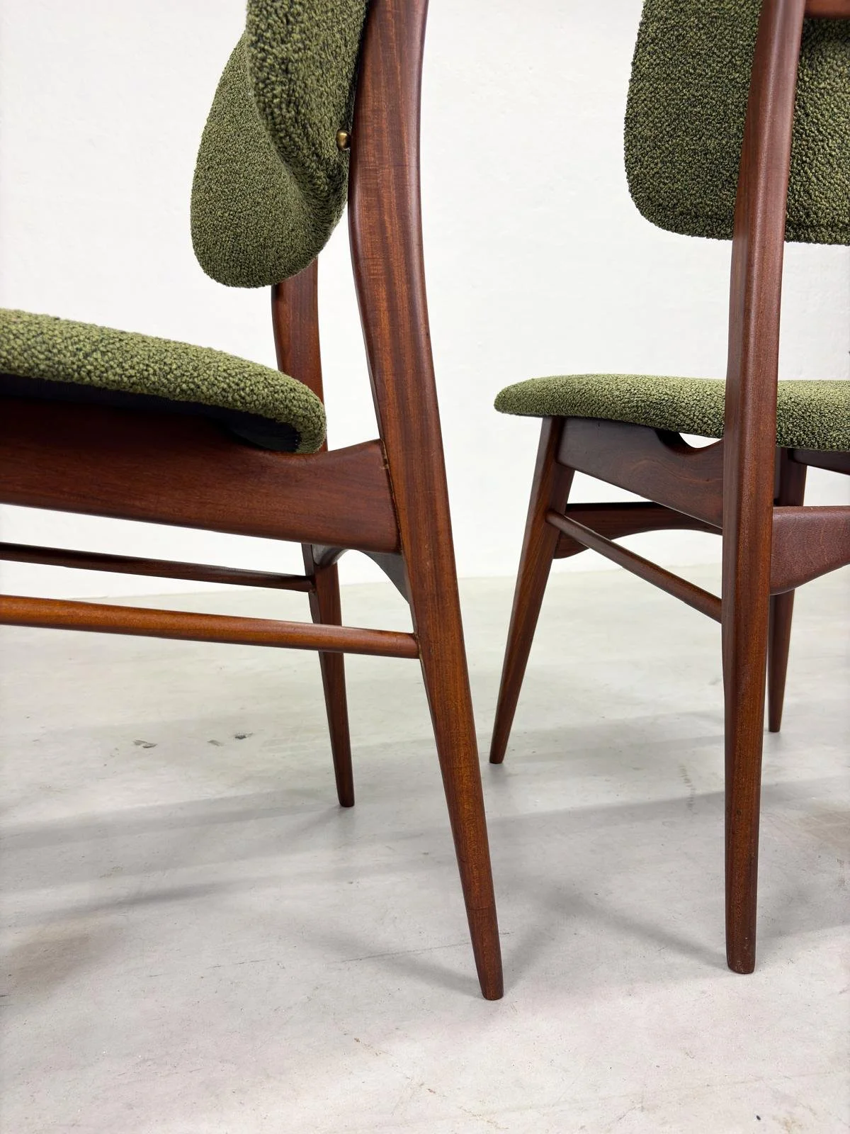 Set 'Milaan' Eetkamerstoelen van Louis van Teeffelen (7).jpeg