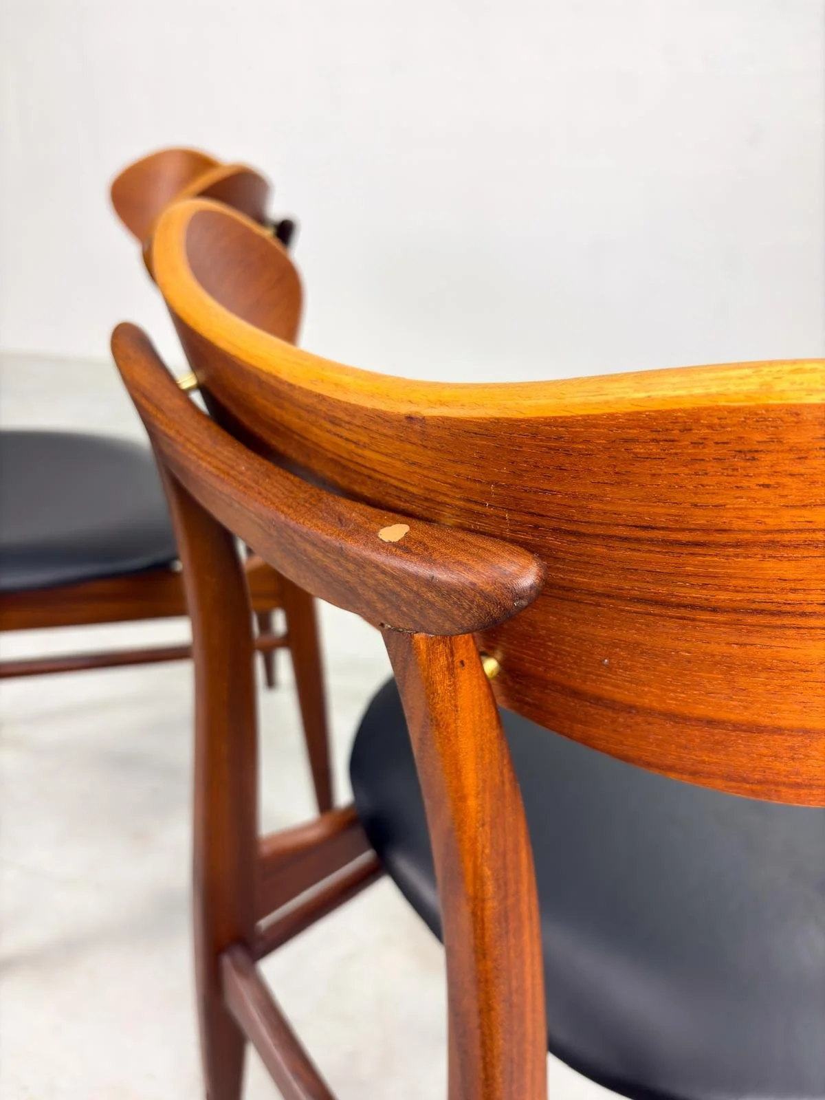 Set 'Kastrup' Eetkamerstoelen van Louis van Teeffelen (12).jpeg