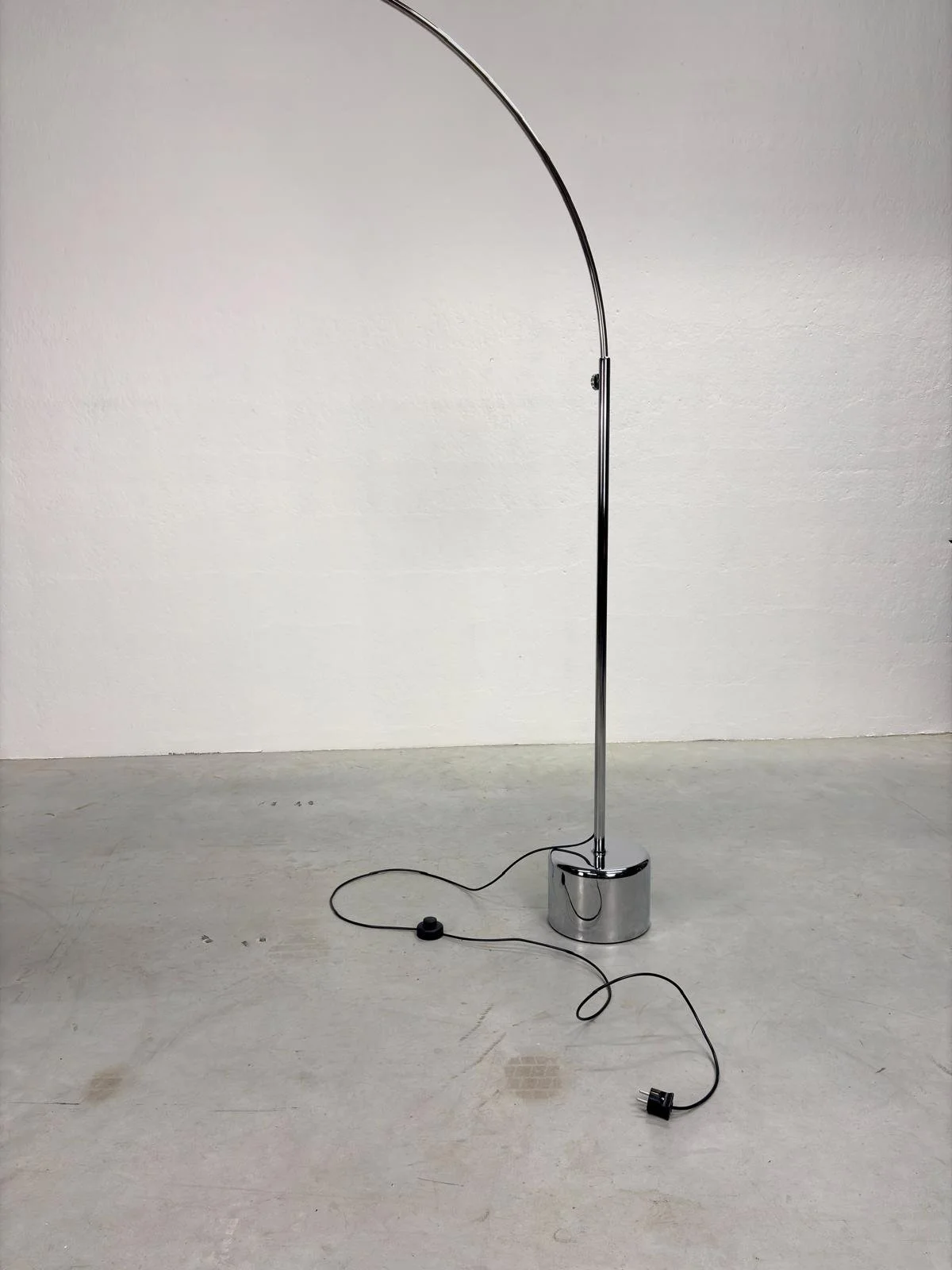 XXL Arc Vloerlamp in Chroom van Gepo Amsterdam (4).jpeg
