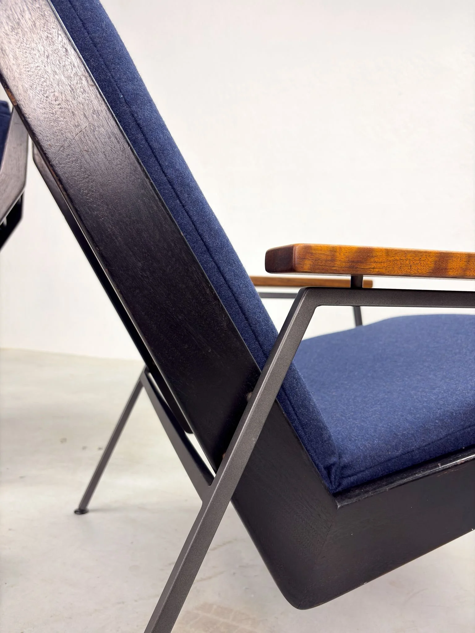 Set '1611 Lotus' Fauteuils van Rob Parry voor Gelderland (8).jpeg