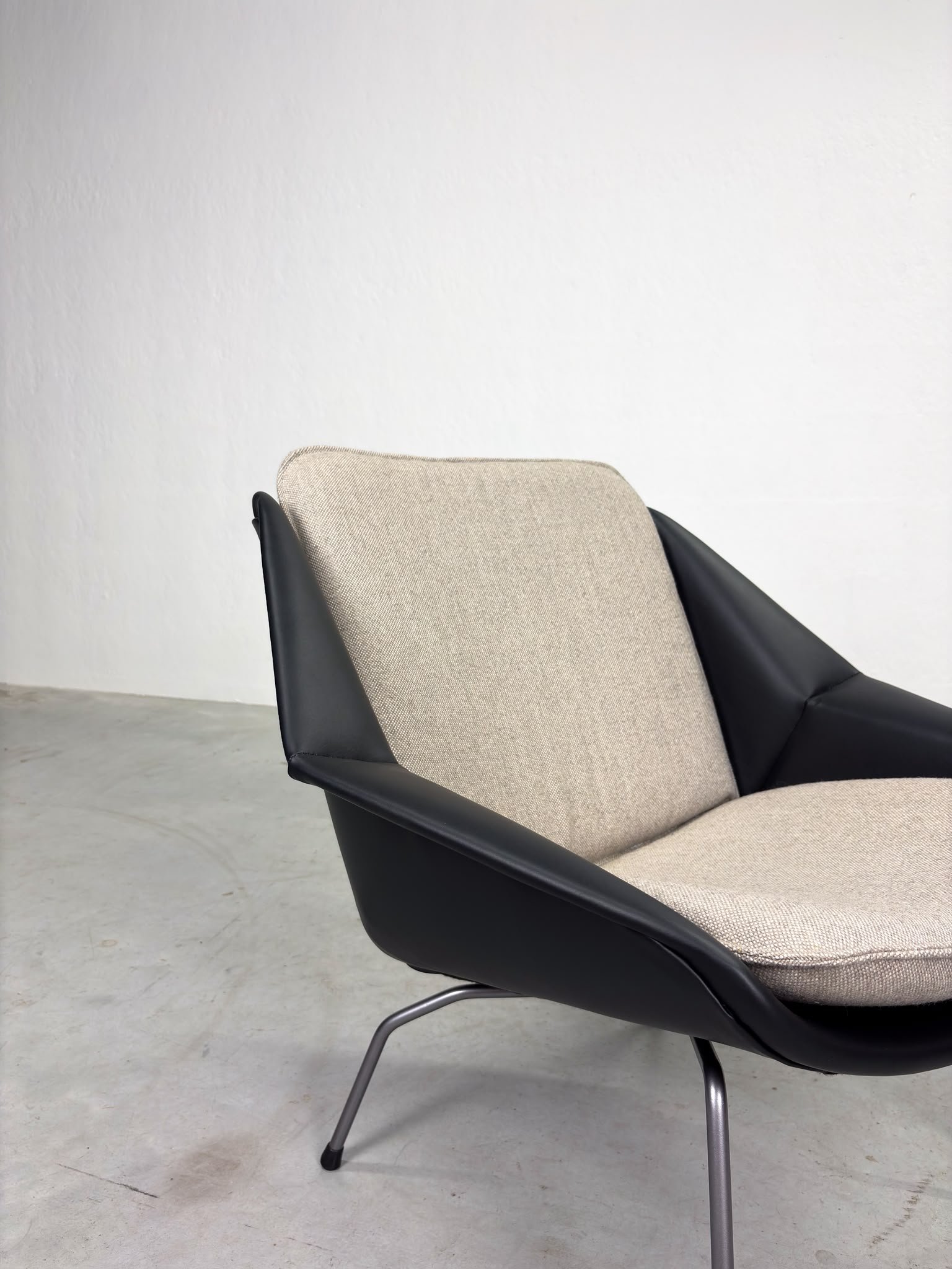 'FM04' Fauteuil van Cees Braakman voor Pastoe (7).jpeg