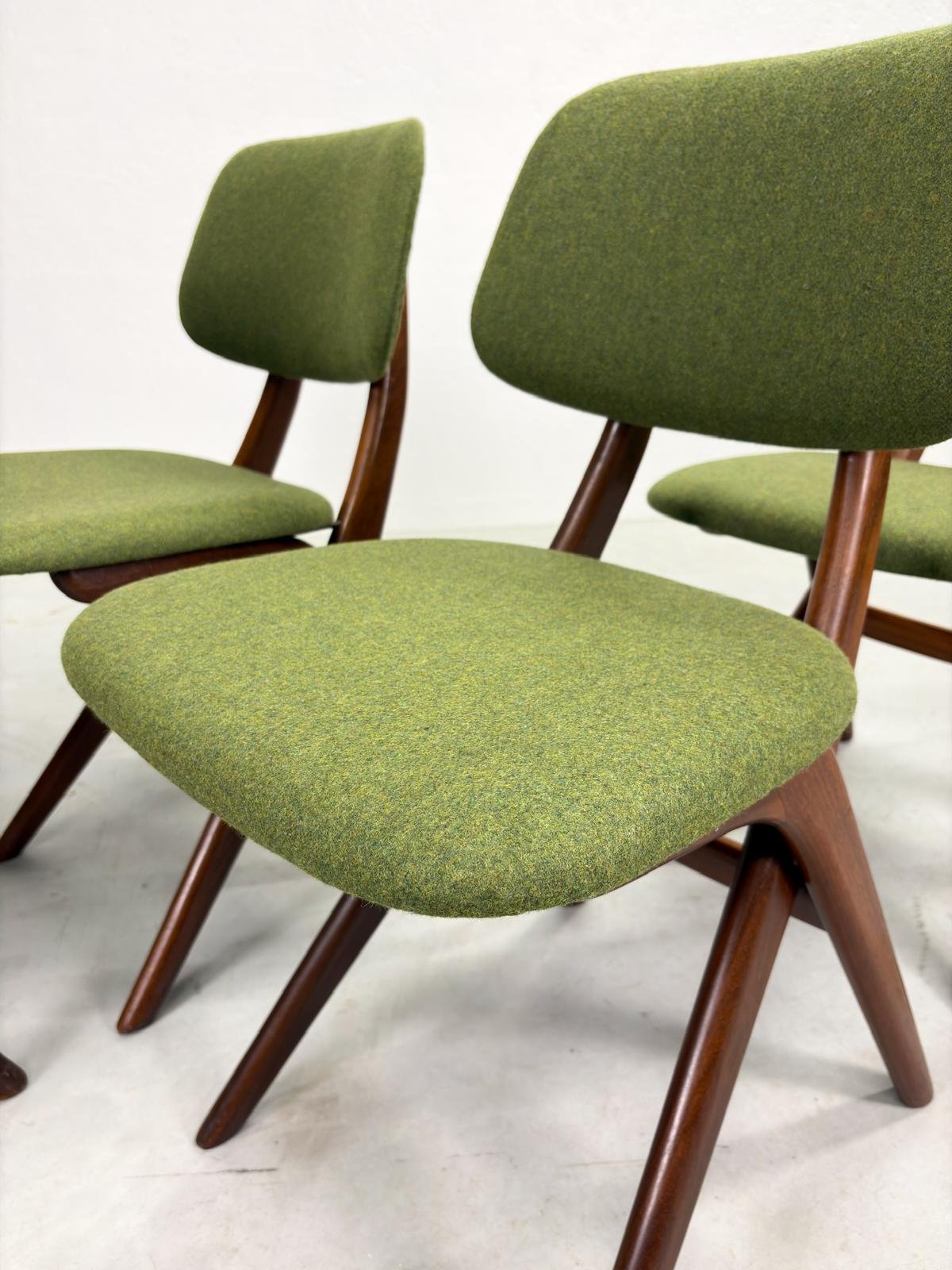 Set 'Scissor' Eetkamerstoelen van Louis van Teeffelen (13).jpeg