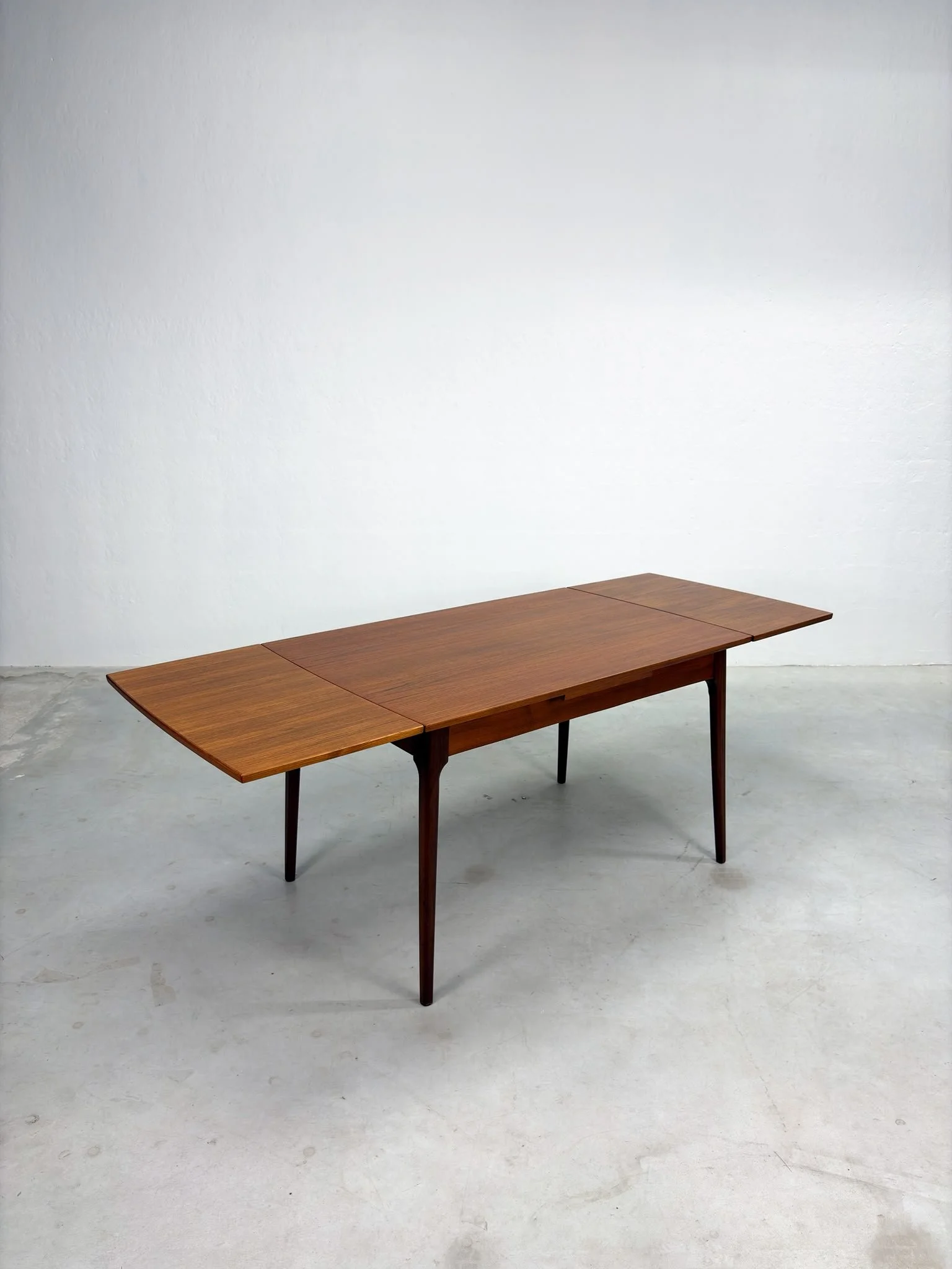 Uitschuifbare Mid-century Eettafel van AwA (16).jpeg