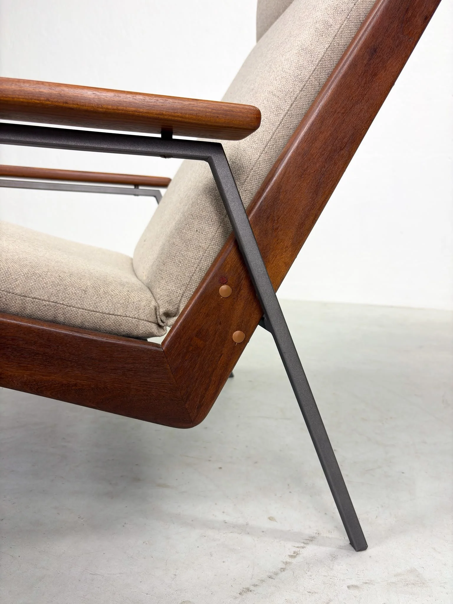 '1611 Lotus' Fauteuil van Rob Parry voor Gelderland (7).jpeg
