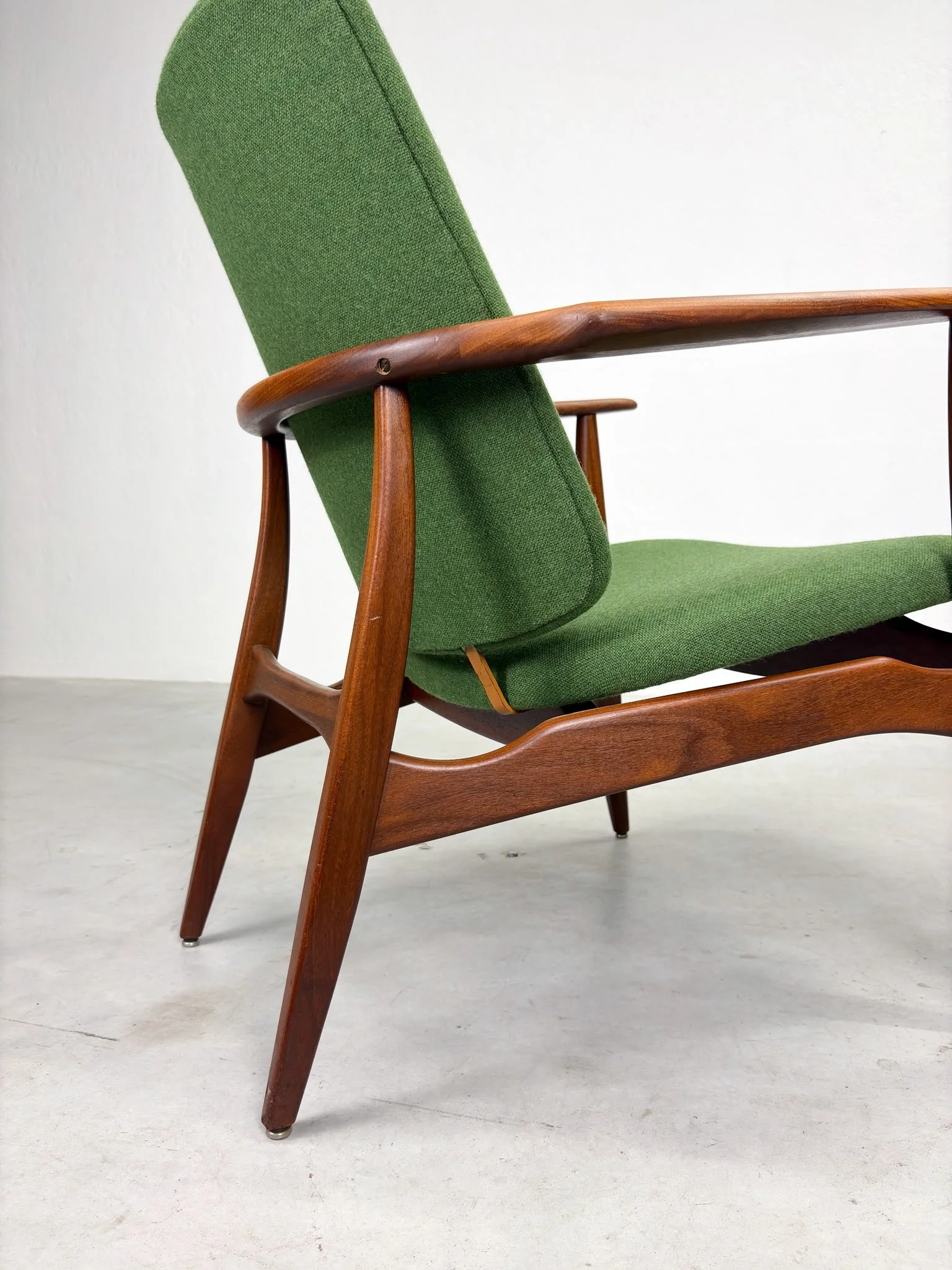 'Tolga' Fauteuil van Louis van Teeffelen voor Wébé (9).jpeg