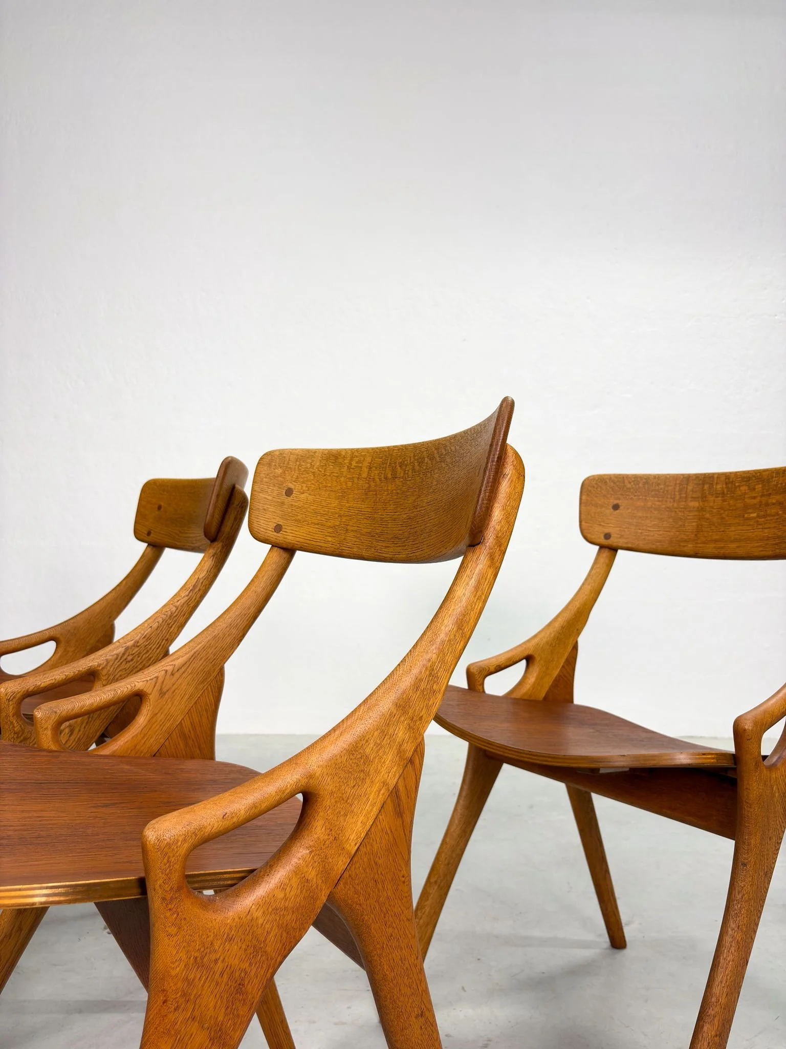 Set Eiken Eetkamerstoelen van Arne Hovmand Olsen (19).jpeg