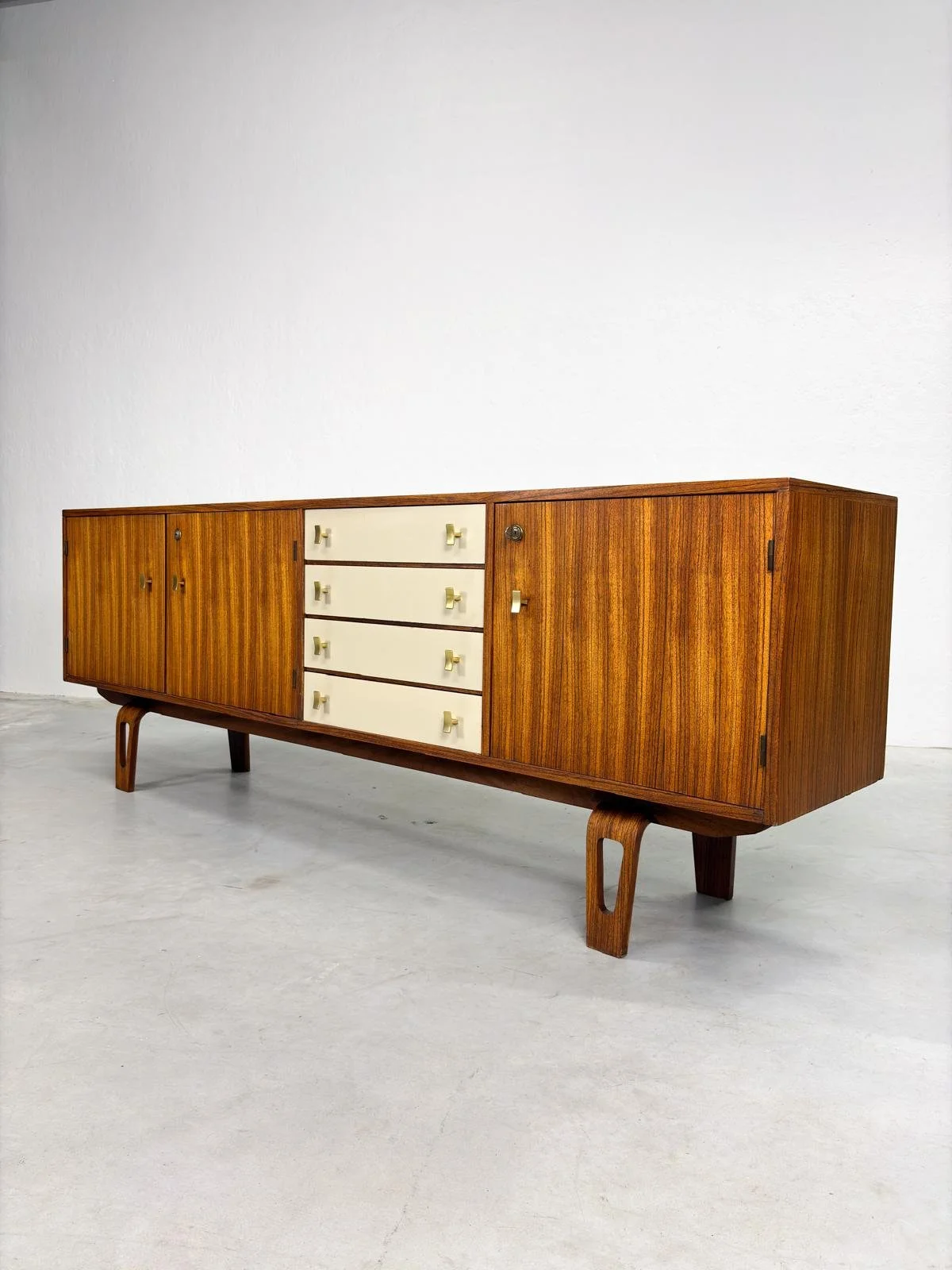 Mid-century Sideboard van Cor Alons voor Gouda den Boer (18).jpeg