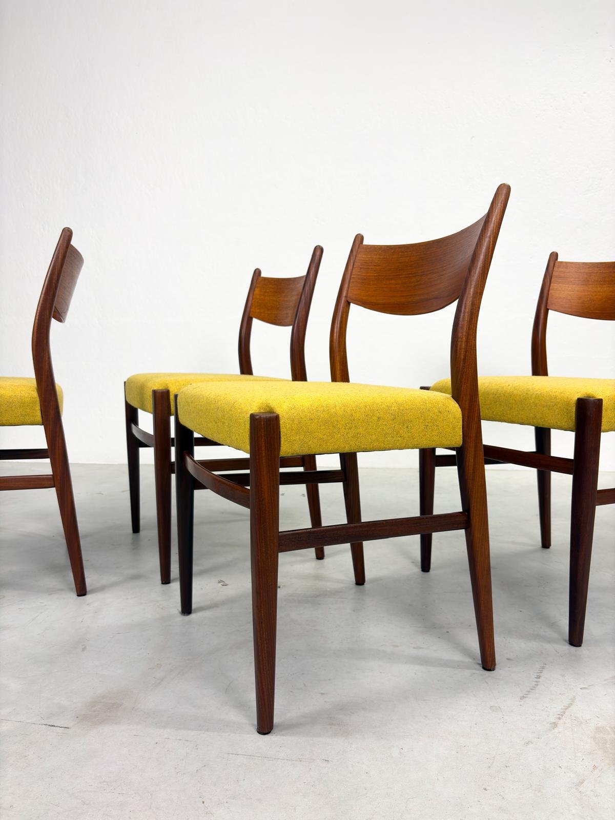 Set 'SA10' Eetkamerstoelen van Cees Braakman voor Pastoe (11).jpeg