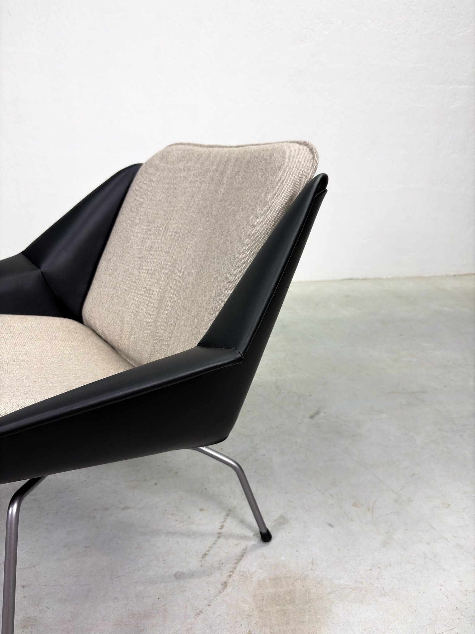 'FM04' Fauteuil van Cees Braakman voor Pastoe (13).jpeg
