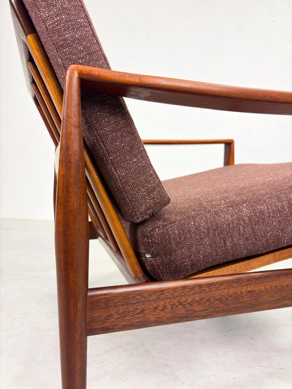 'EK' Fauteuil van Illum Wikkelsø voor N. Eilersen (9).jpeg