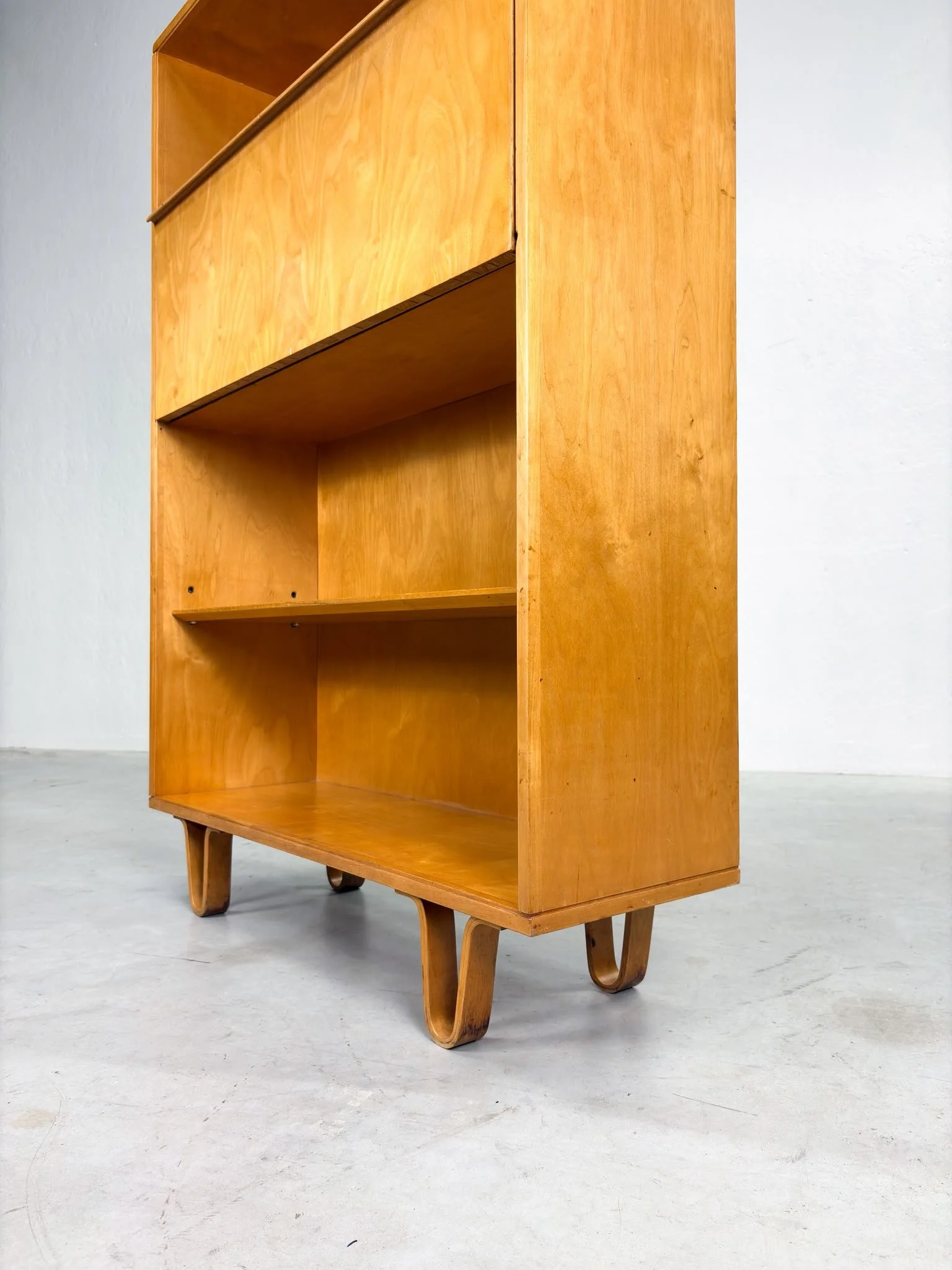 'BB04' Boekenkast van Cees Braakman voor Pastoe (2).jpeg