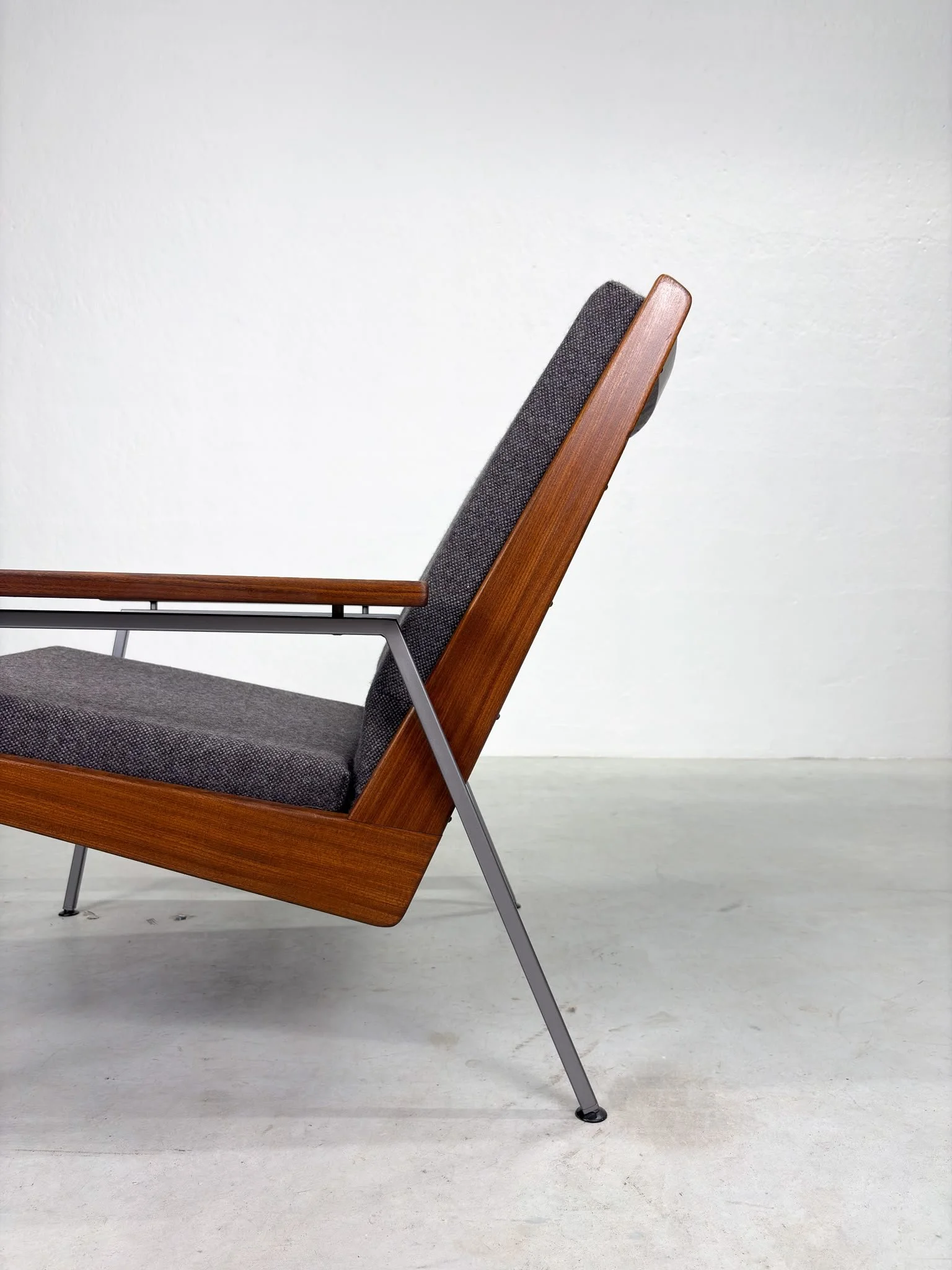 '1611 Lotus' Damesfauteuil van Rob Parry voor Gelderland (12).jpeg
