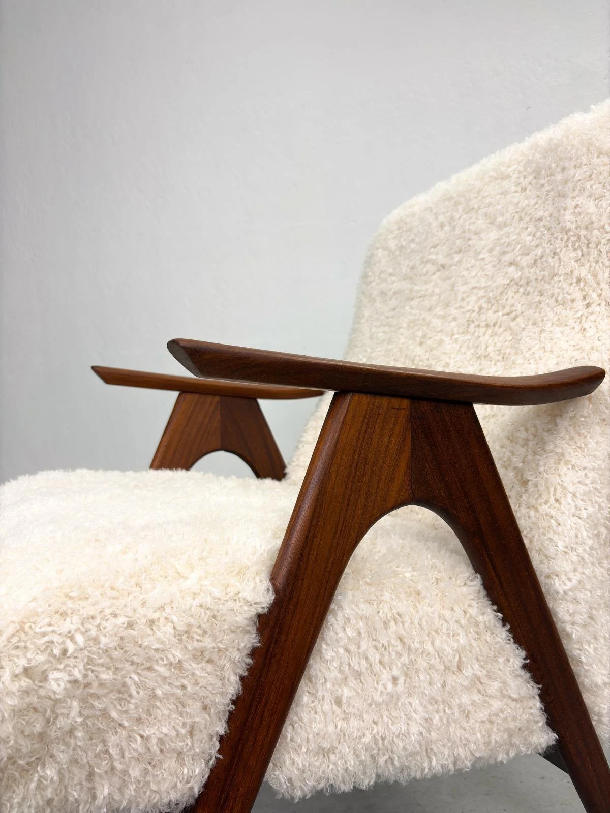 Mid-century Fauteuil met Fluffy Stof (14).jpeg