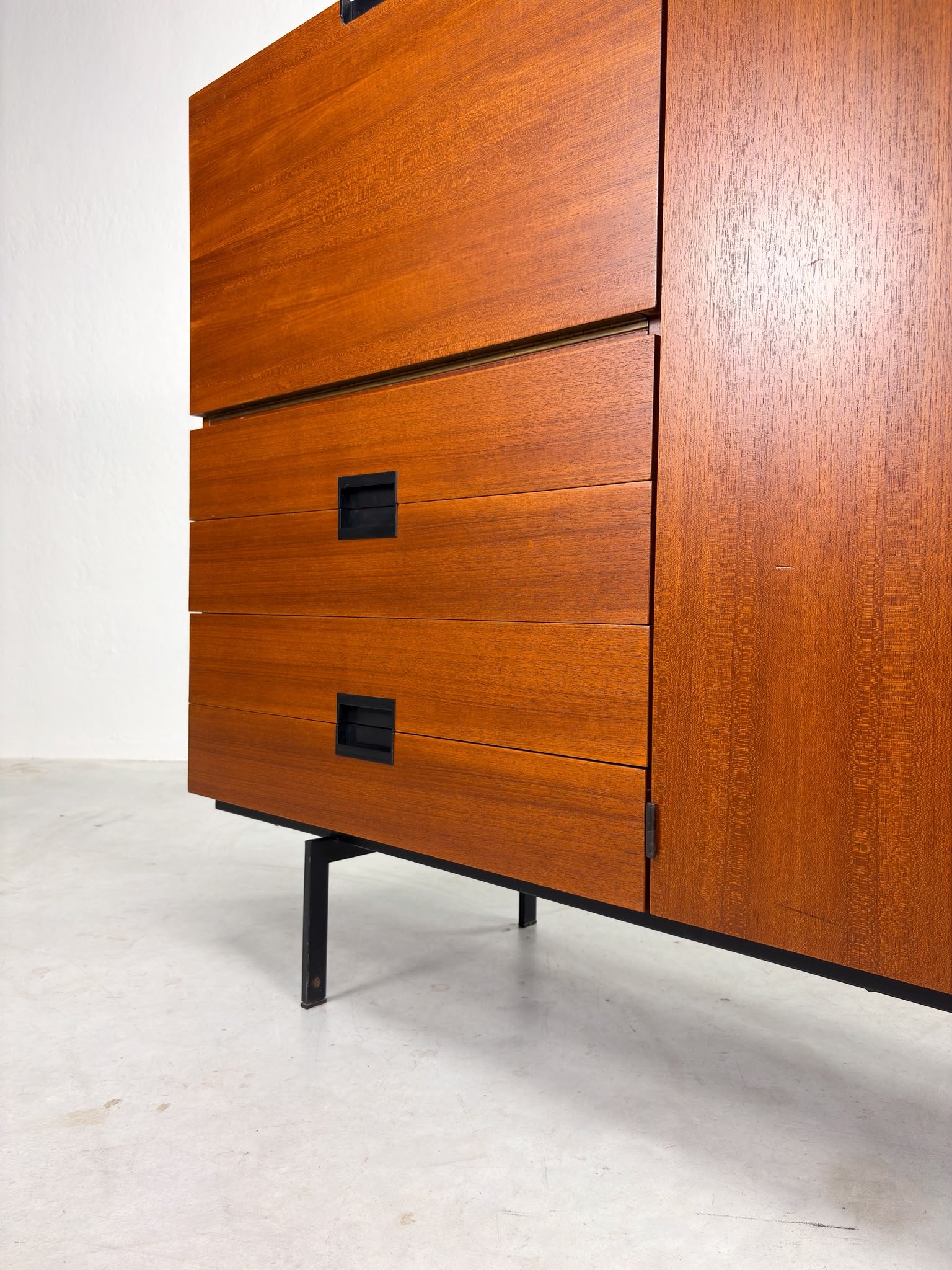 'CU08' Dressoir van Cees Braakman voor Pastoe (19).jpeg