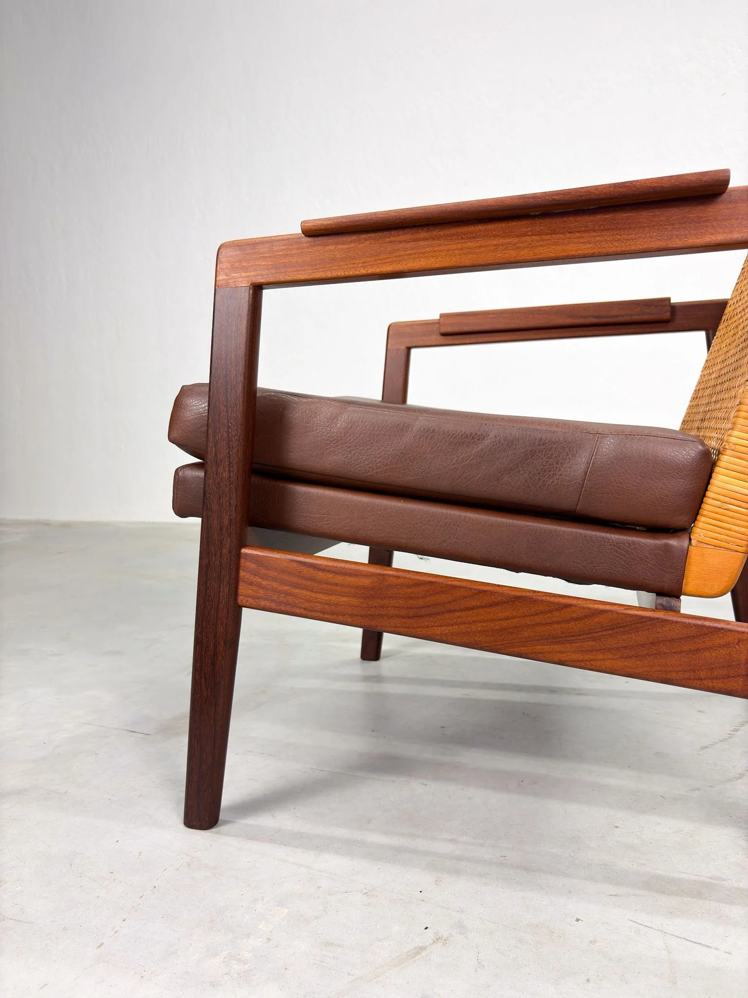 Mid-century Fauteuil van P.J Muntendam voor Gebr. Jonkers (10).jpeg