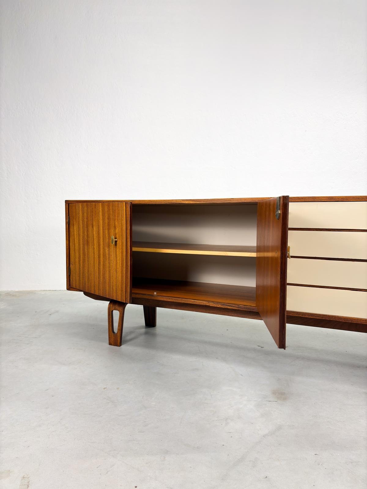 Mid-century Sideboard van Cor Alons voor Gouda den Boer (15).jpeg