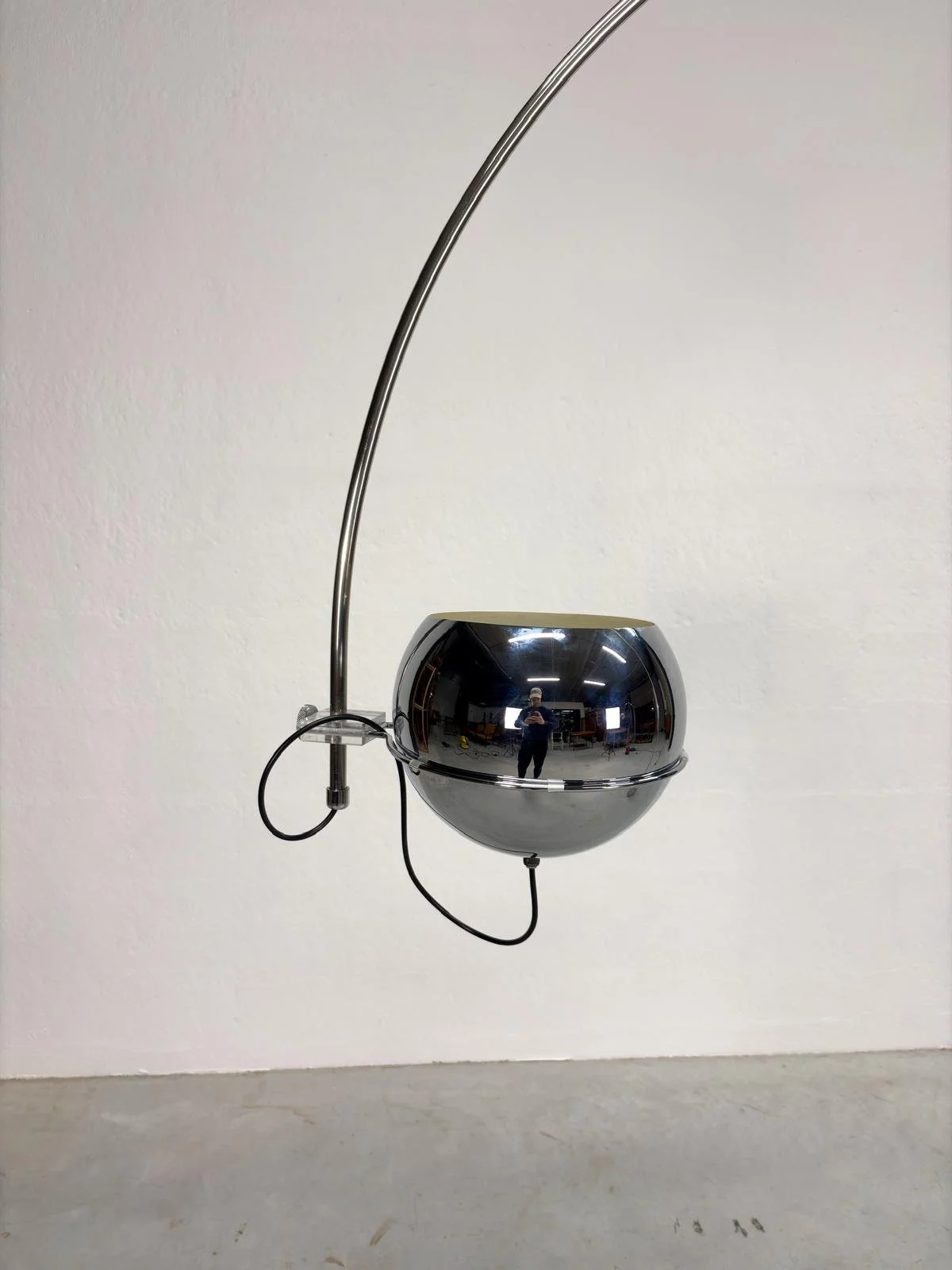 XXL Arc Vloerlamp in Chroom van Gepo Amsterdam (7).jpeg