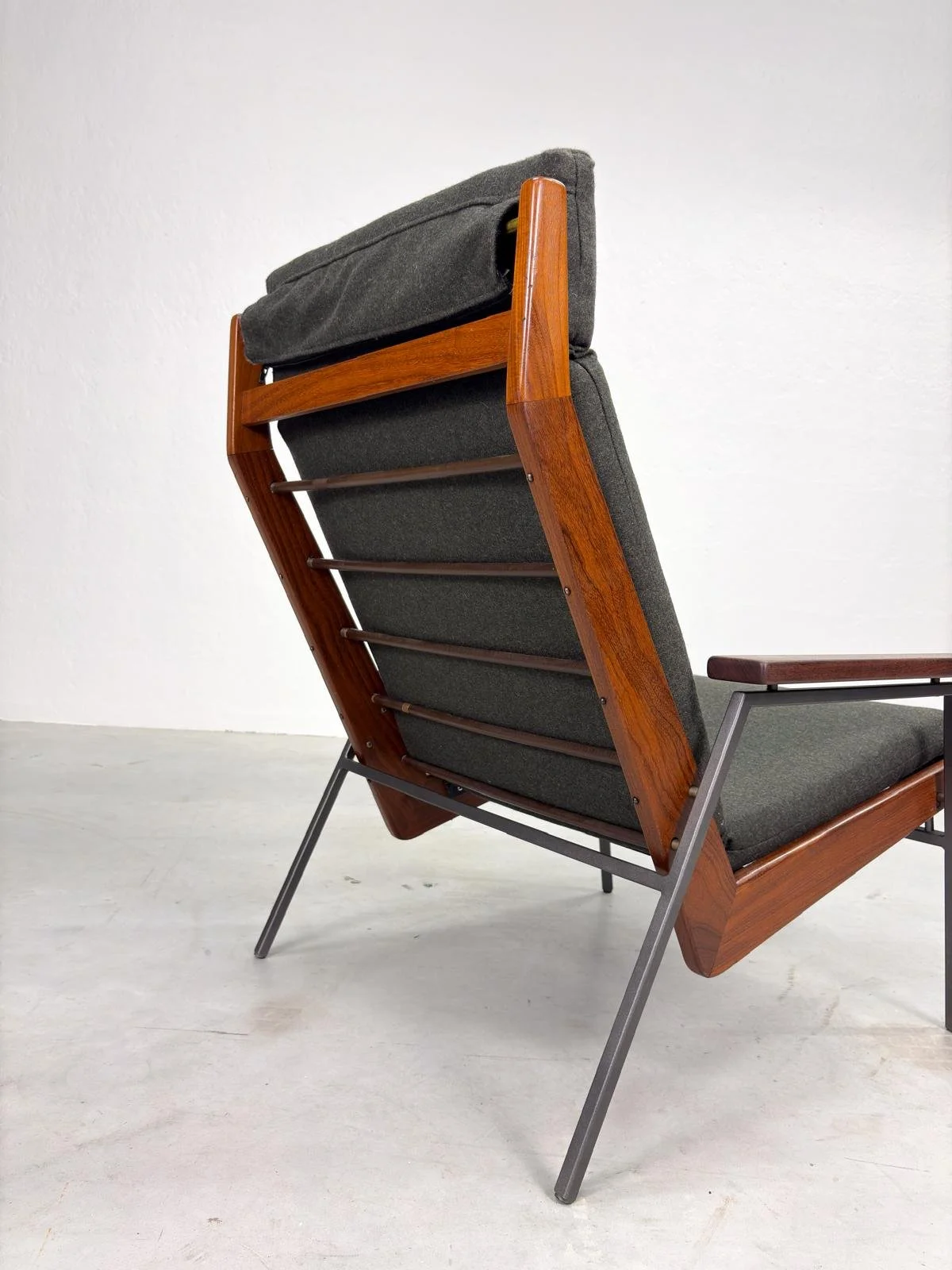 Rob Parry '1611 Lotus' Fauteuil voor Gelderland (4).jpeg