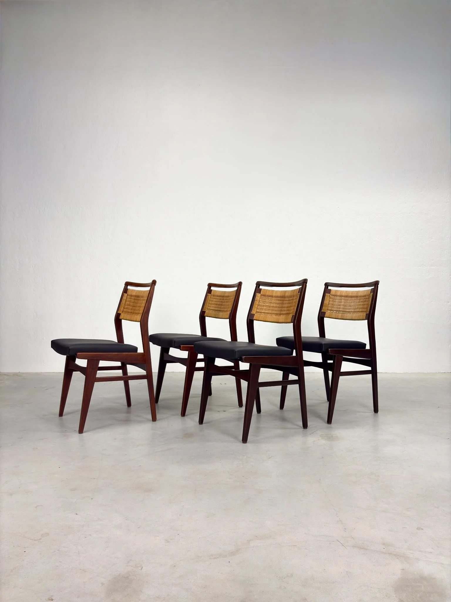 Mid-century Eetkamerstoelen met Rieten Rugleuning
