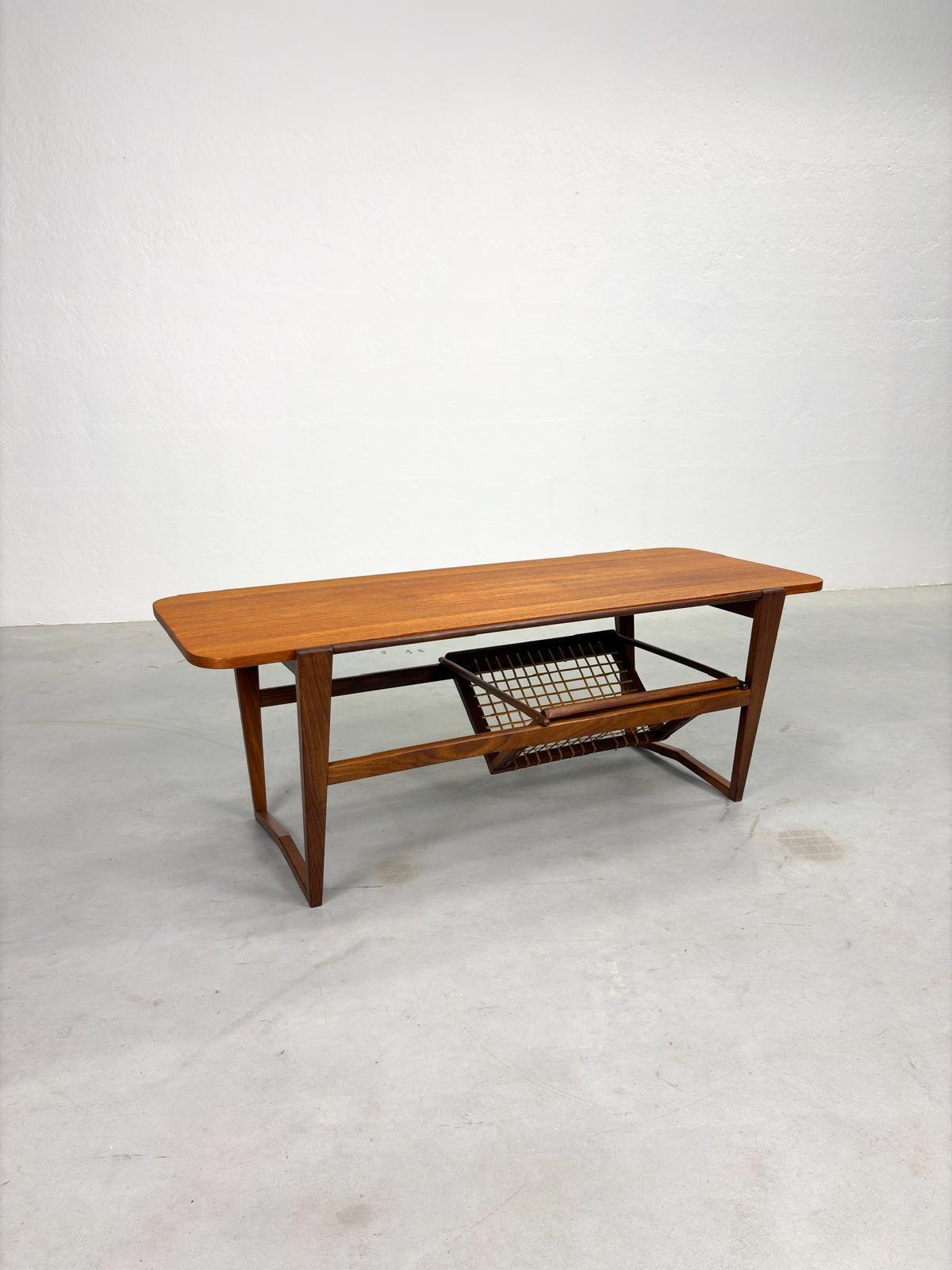 Mid-Century Salontafel met Verschuifbaar Lectuurrek (14).jpeg