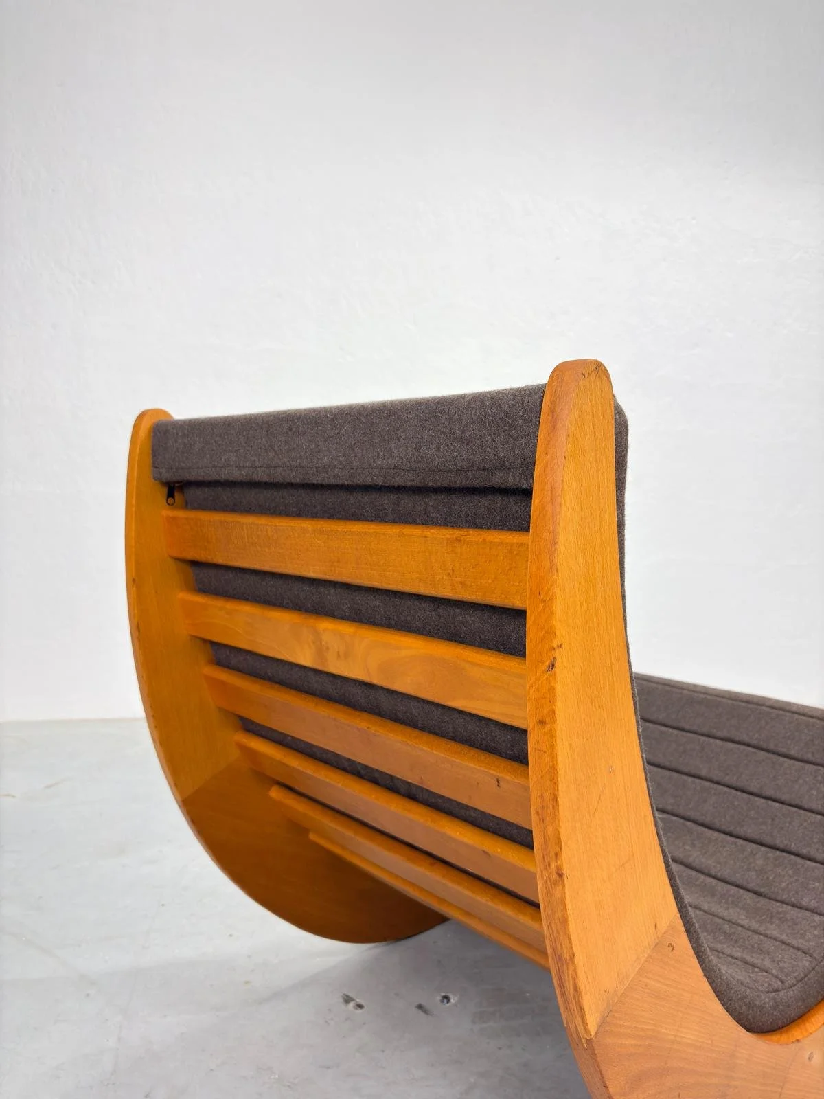 Verner Panton 'Relaxer' Rocking Chair voor Rosenthal (8).jpeg