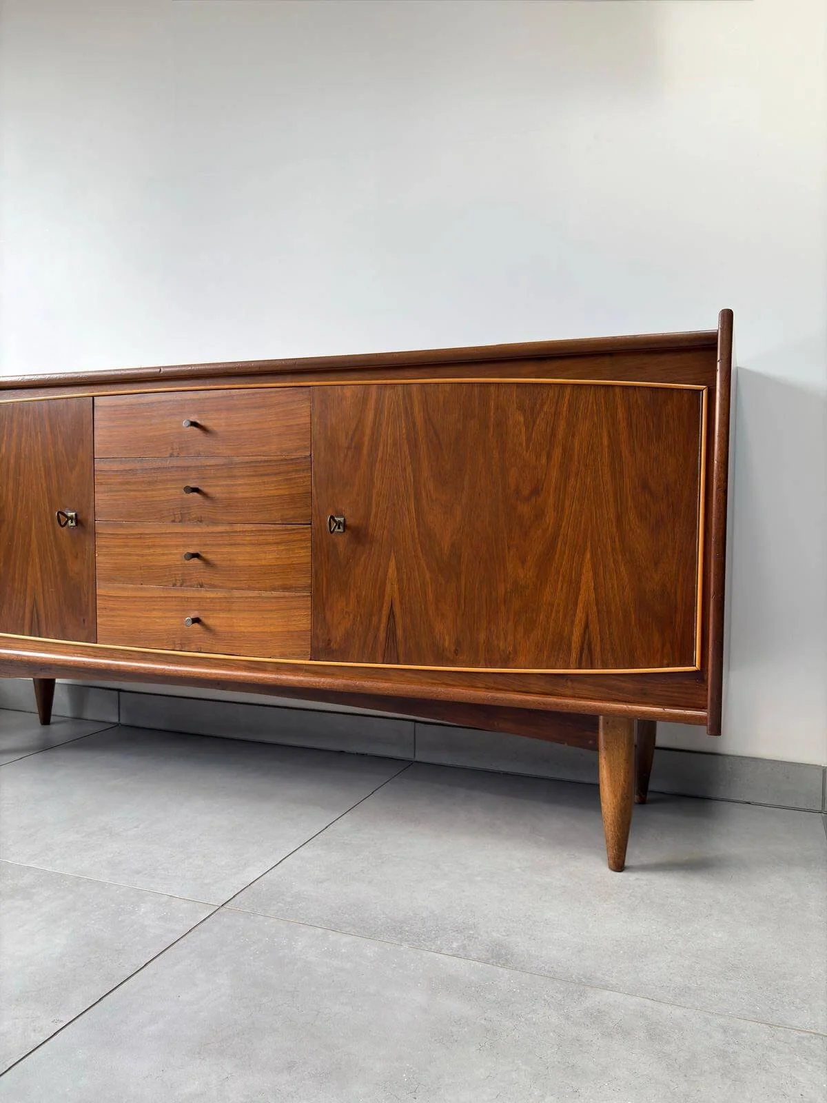 Uniek Vintage Mid-century Dressoir van Teak (13).jpg