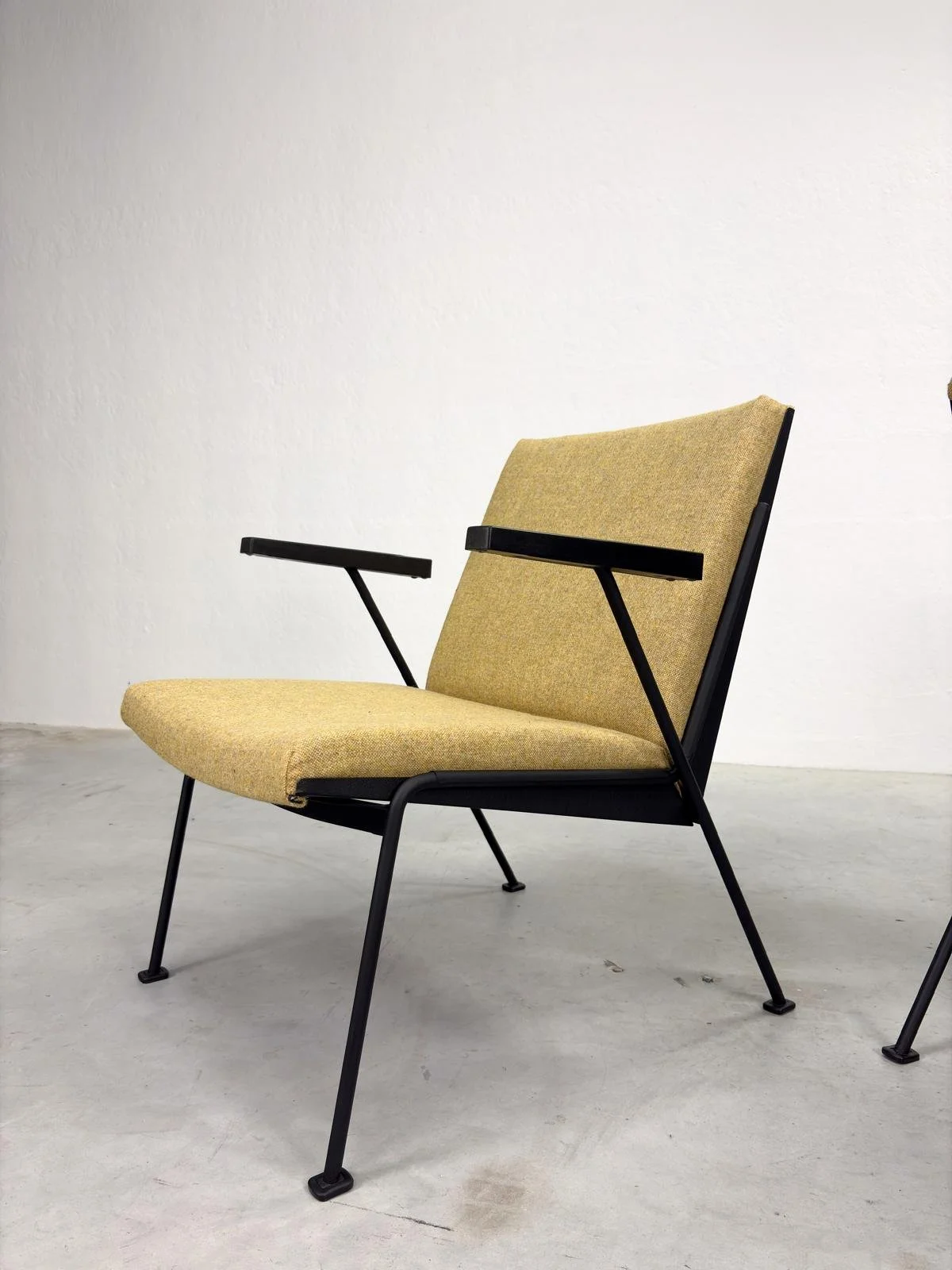 Set 'Oase' Fauteuils van Wim Rietveld voor Ahrend de Cirkel (16).jpeg