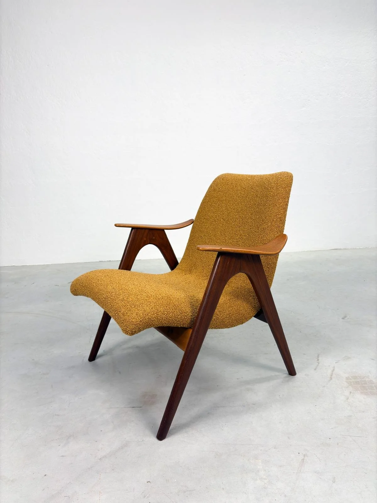 Vintage Fauteuil van Louis van Teeffelen voor Wébé (16).jpeg