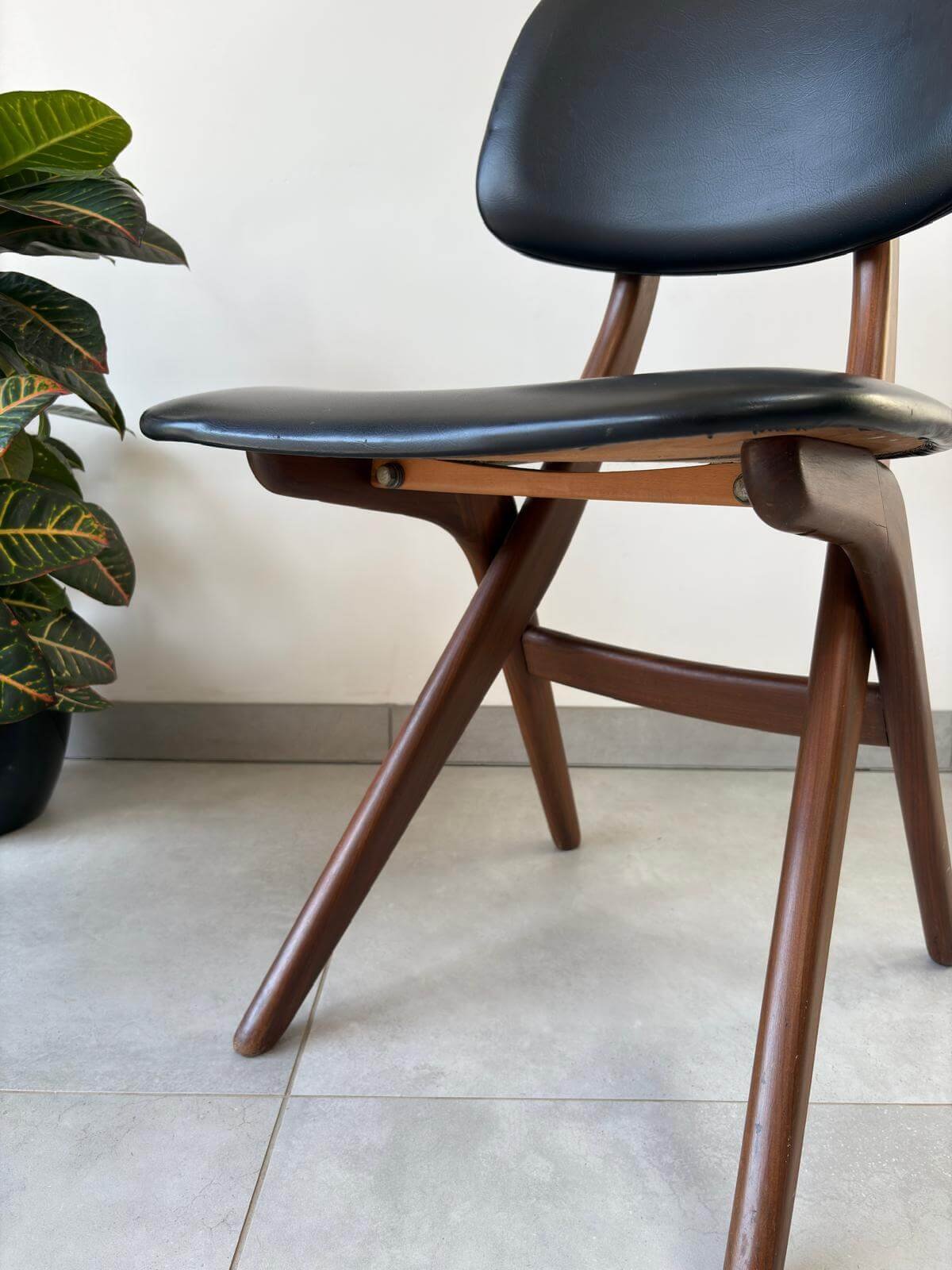 Vintage Scissor Chairs Louis van Teeffelen